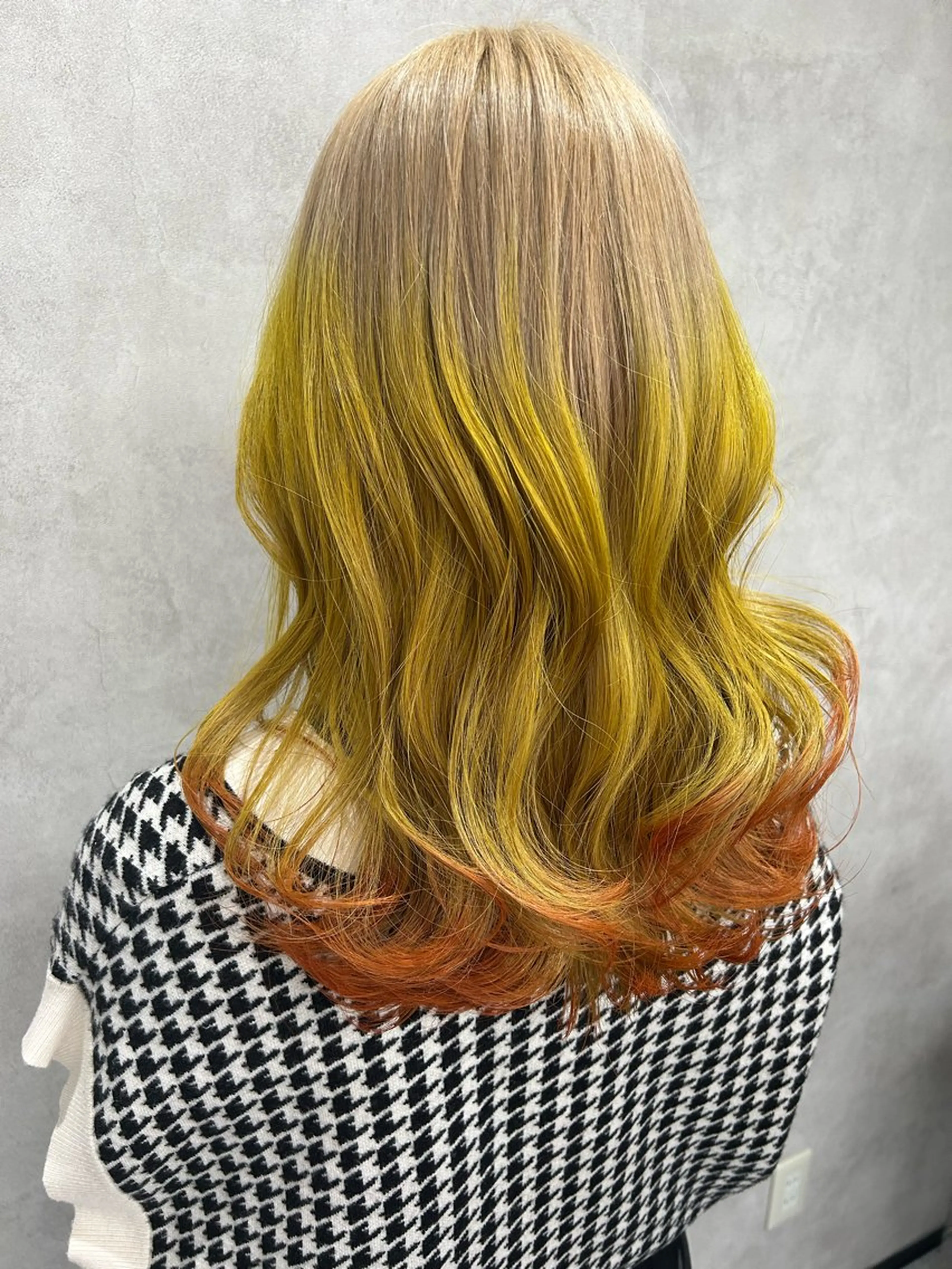 セミロング イエローカラー ヘアカラー トリートメント LUNON/田河優花 /デザインカラーのヘアスタイル