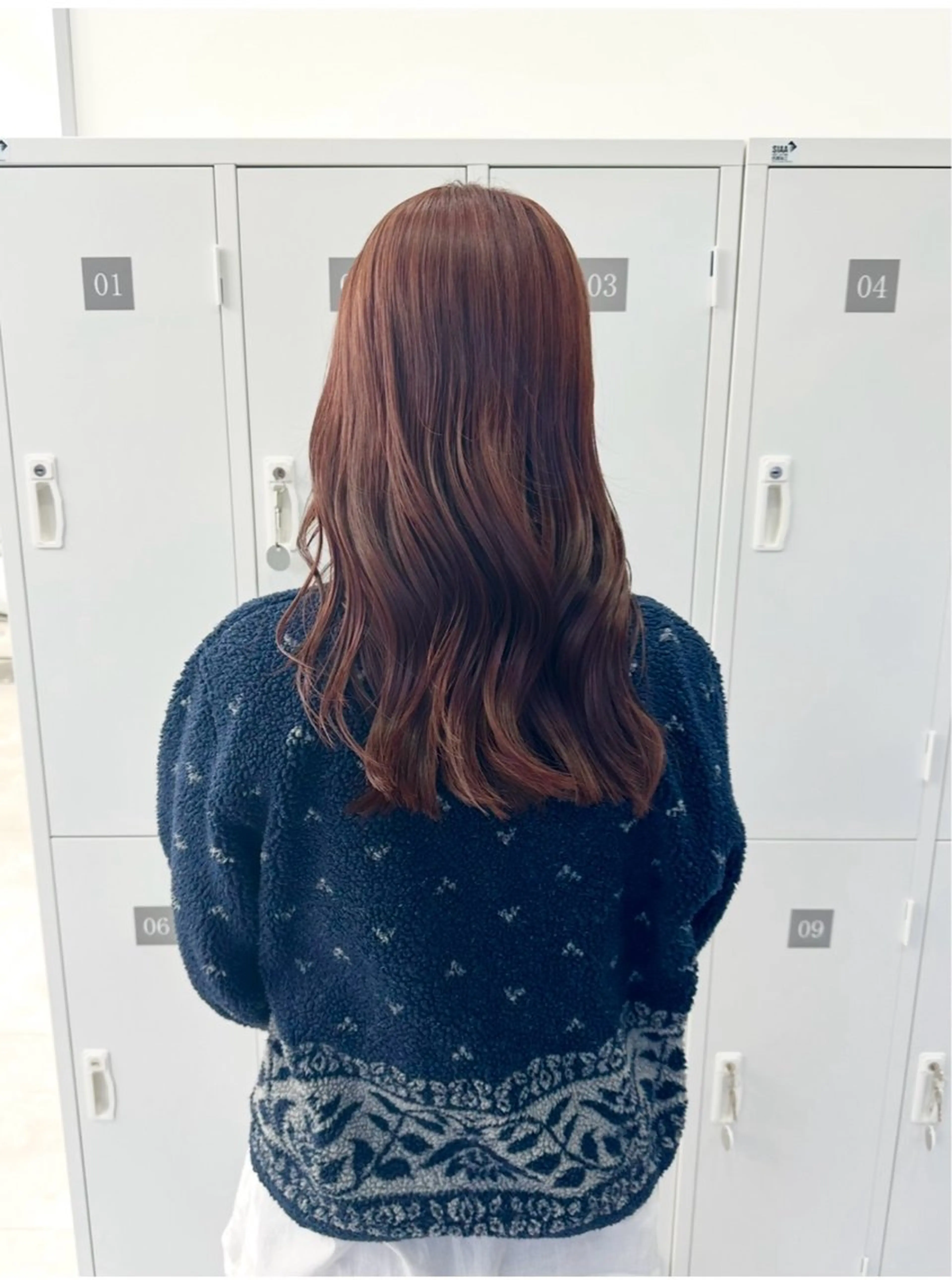 セミロング カラー ブラウンカラー ピンクカラー 相田 絢音のヘアスタイル