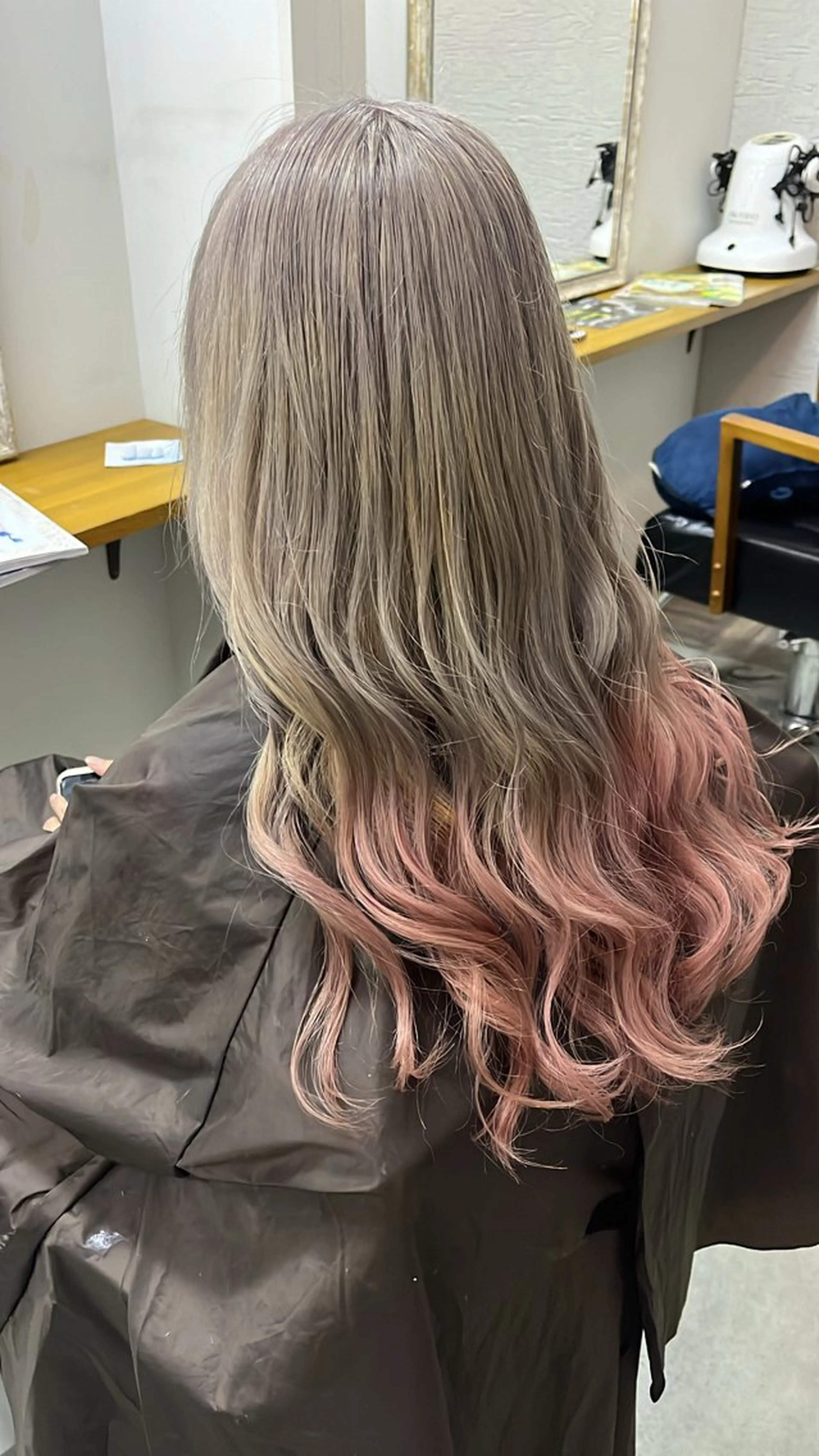 ロング ヘアカラー 井上椋介 【Recharme】のヘアスタイル