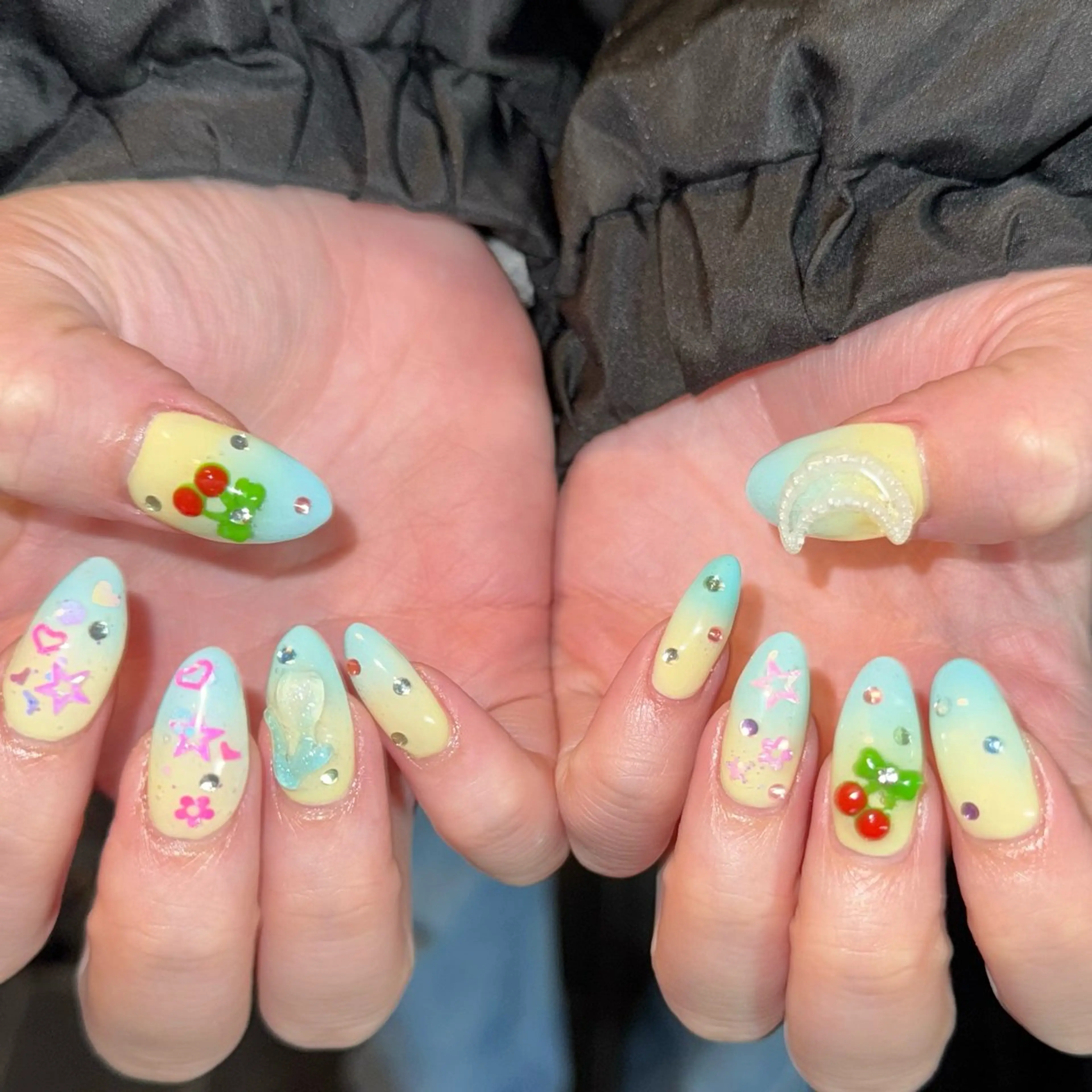 セミロング 小川 柚香のネイルデザイン