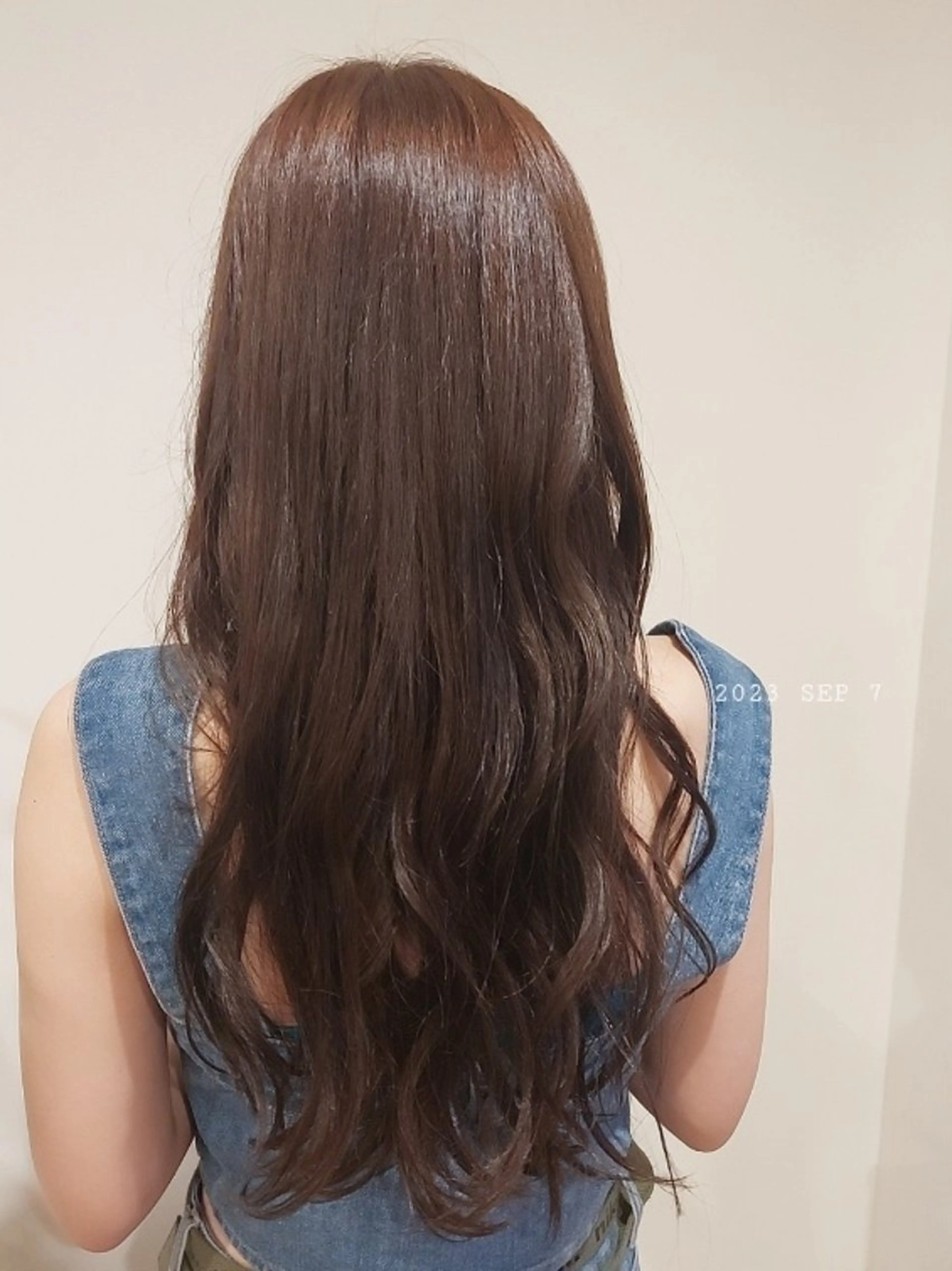 ロング カラー ヘアカラー 齊藤 舞風のヘアスタイル