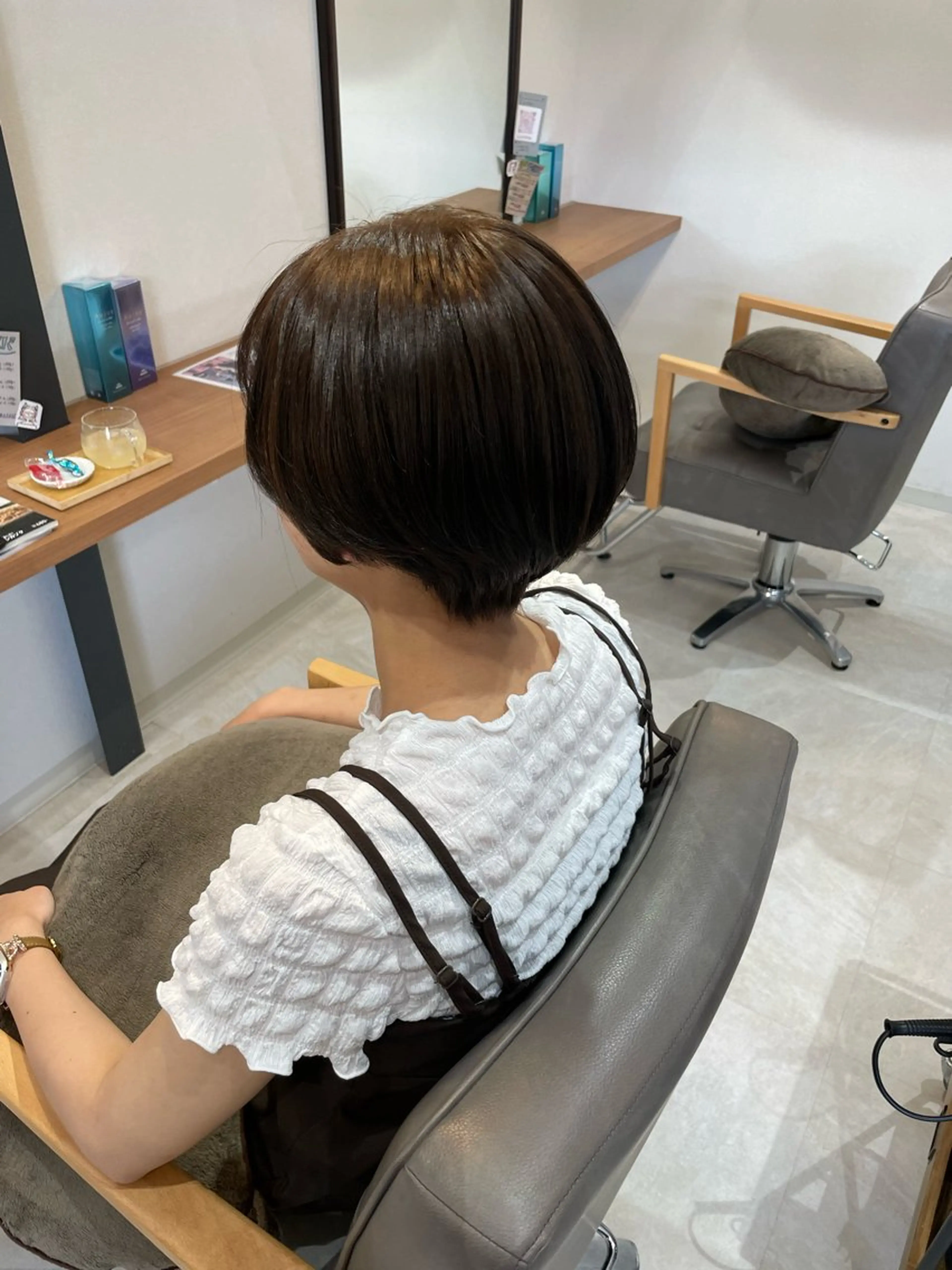 ショート カラー 透明感カラー グレージュ オリーブグレージュ オリーブグレー カット ヘアカラー ayaka |トレンドヘアのヘアスタイル