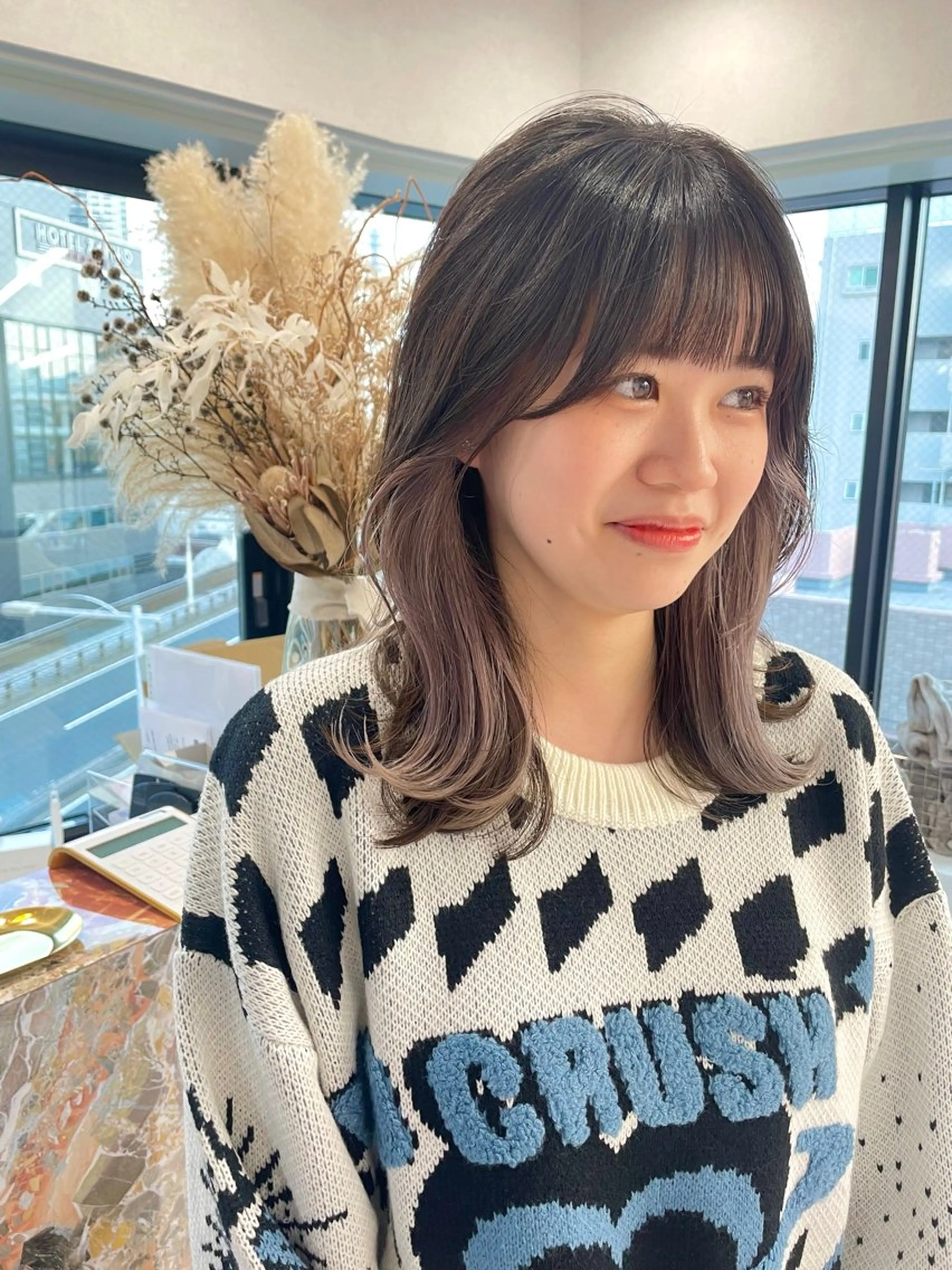 ミディアム ヘアカラー トリートメント 切りっぱなしボブイヤ リングカラー清水隆央のヘアスタイル