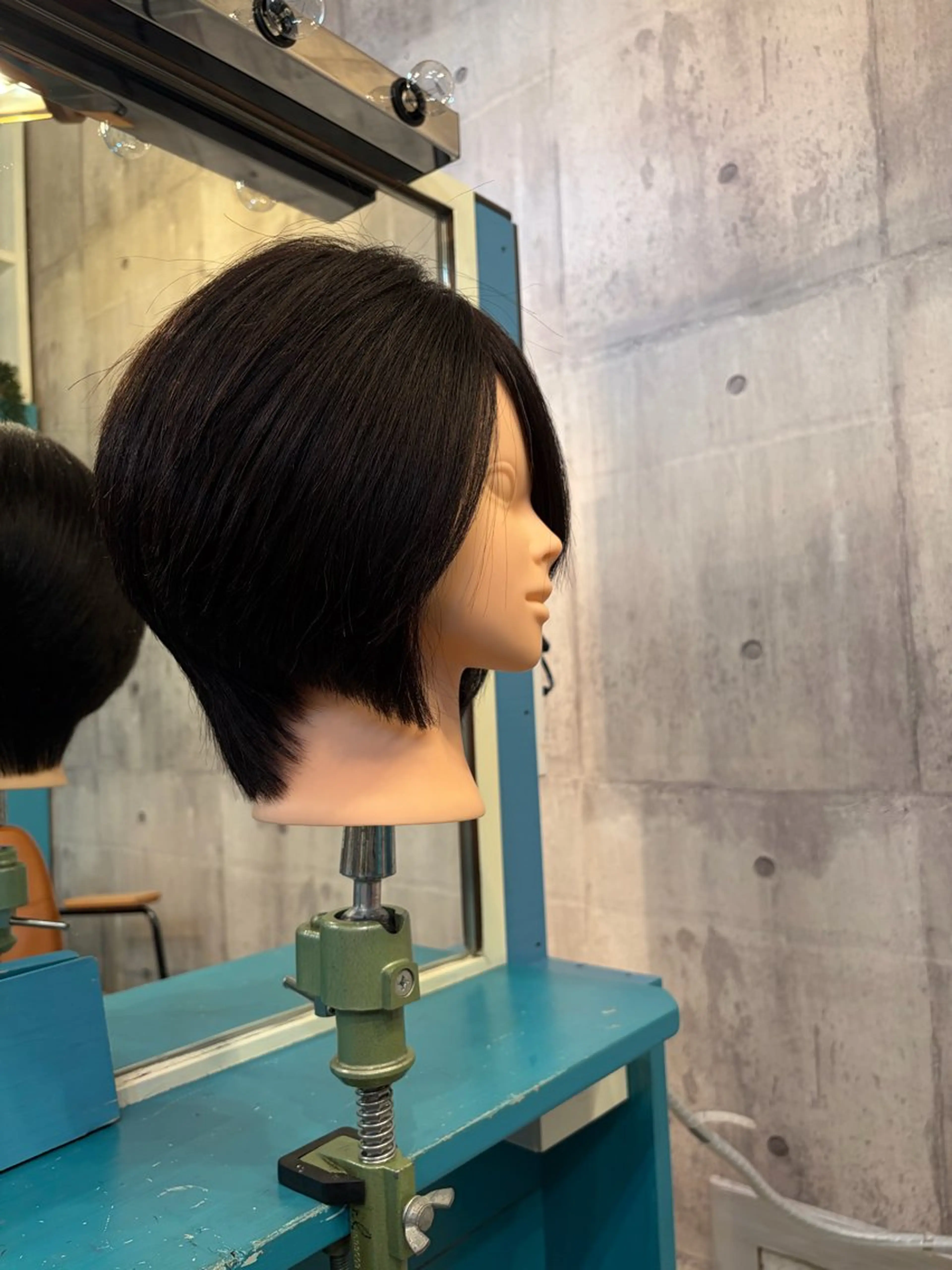 ショート レイヤーカット SALONDEHANOKA所属・ショートロング ✂️椎葉えまのヘアスタイル