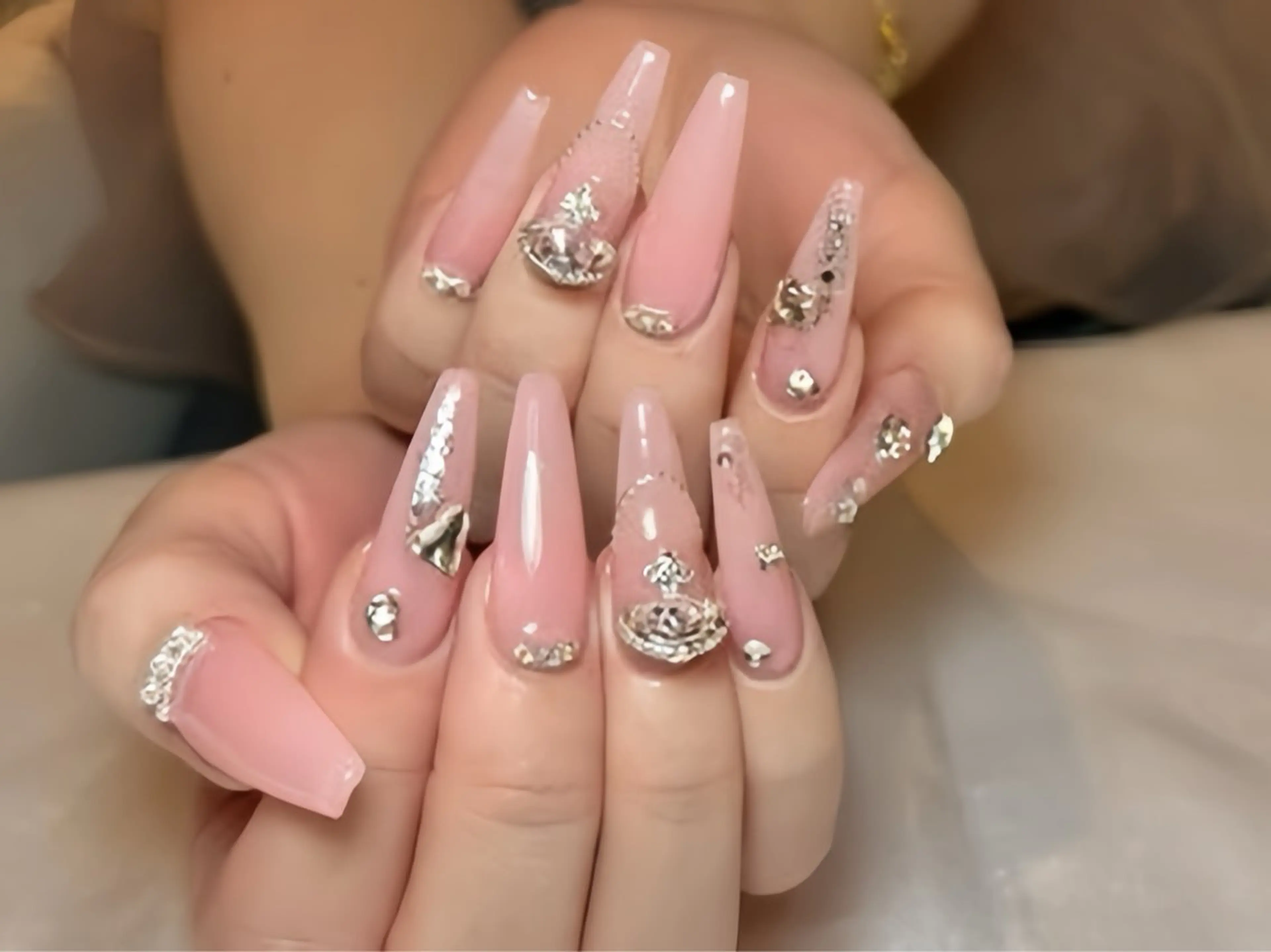 ネイル アニマル柄 ボルドー ブラウン チークネイル フレンチネイル Rin Nail 新大久保店のネイルデザイン