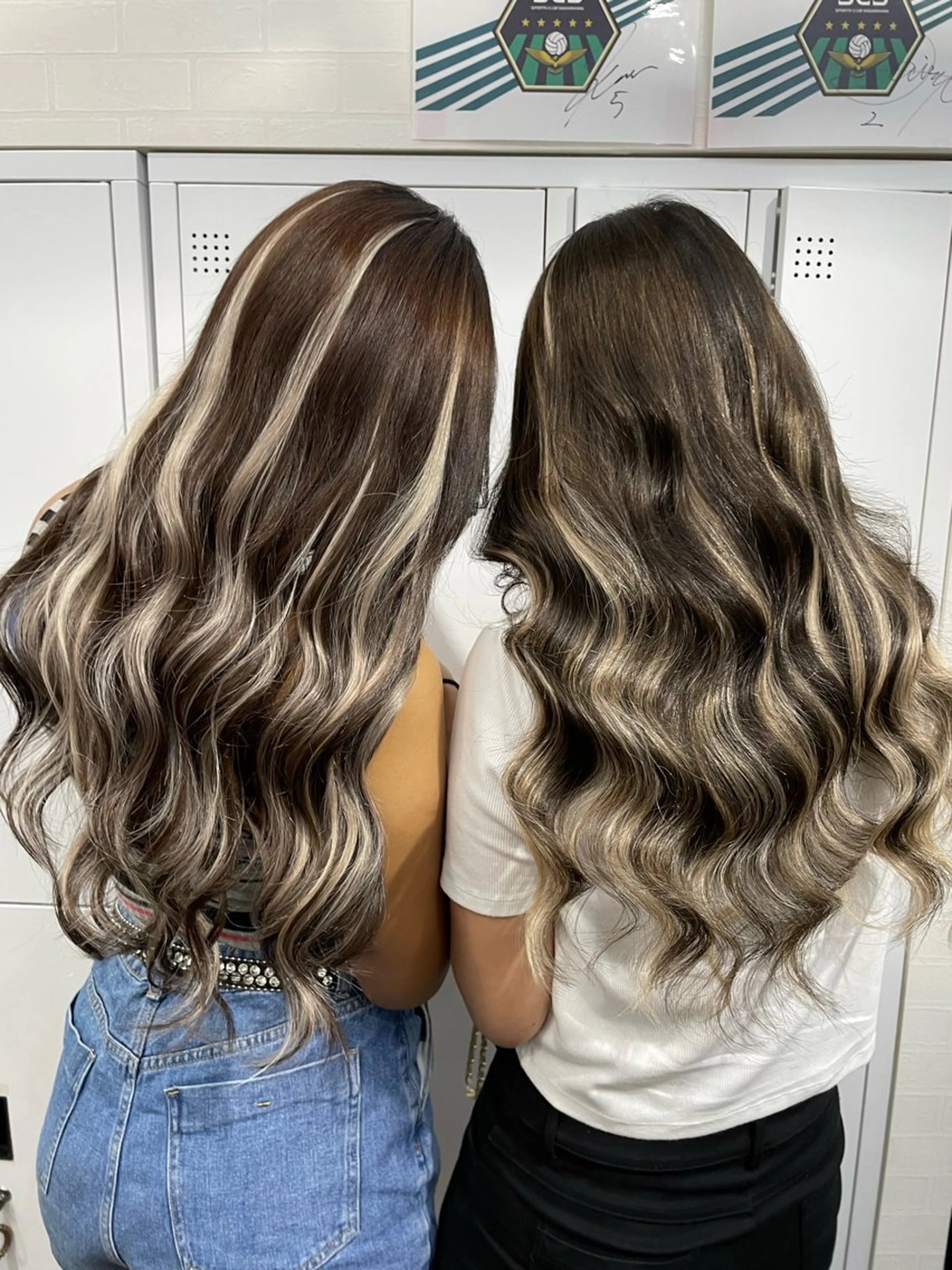 ロング apollo 横浜所属・横浜🦋ハイトーン 🫐耳つぼジュエリーのヘアスタイル