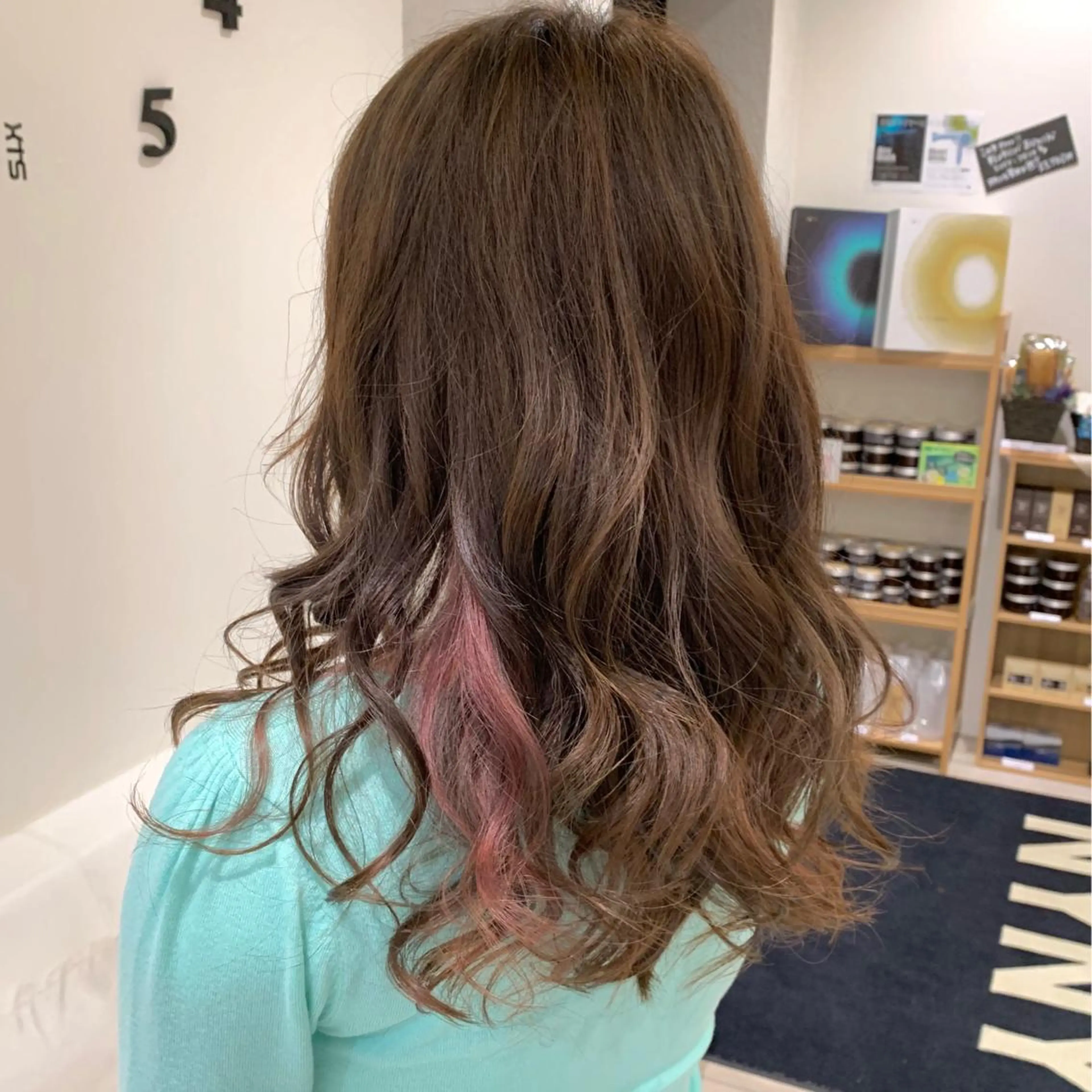 ロング カラー イヤリングカラー カット ヘアカラー 中林 由佳のヘアスタイル