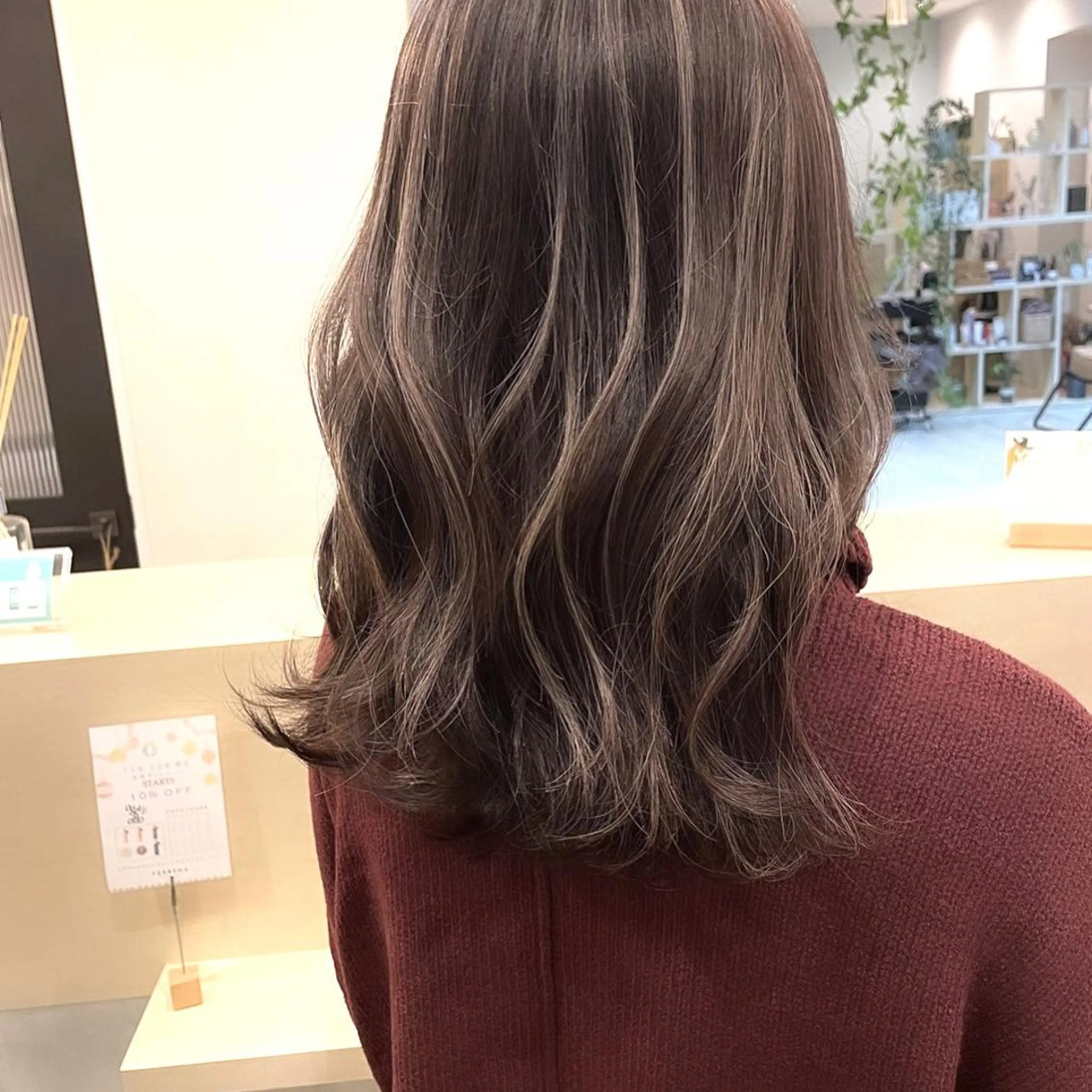 セミロング カラー VERBENA所属・ハイライト／艶カラー 大河シンジのヘアスタイル