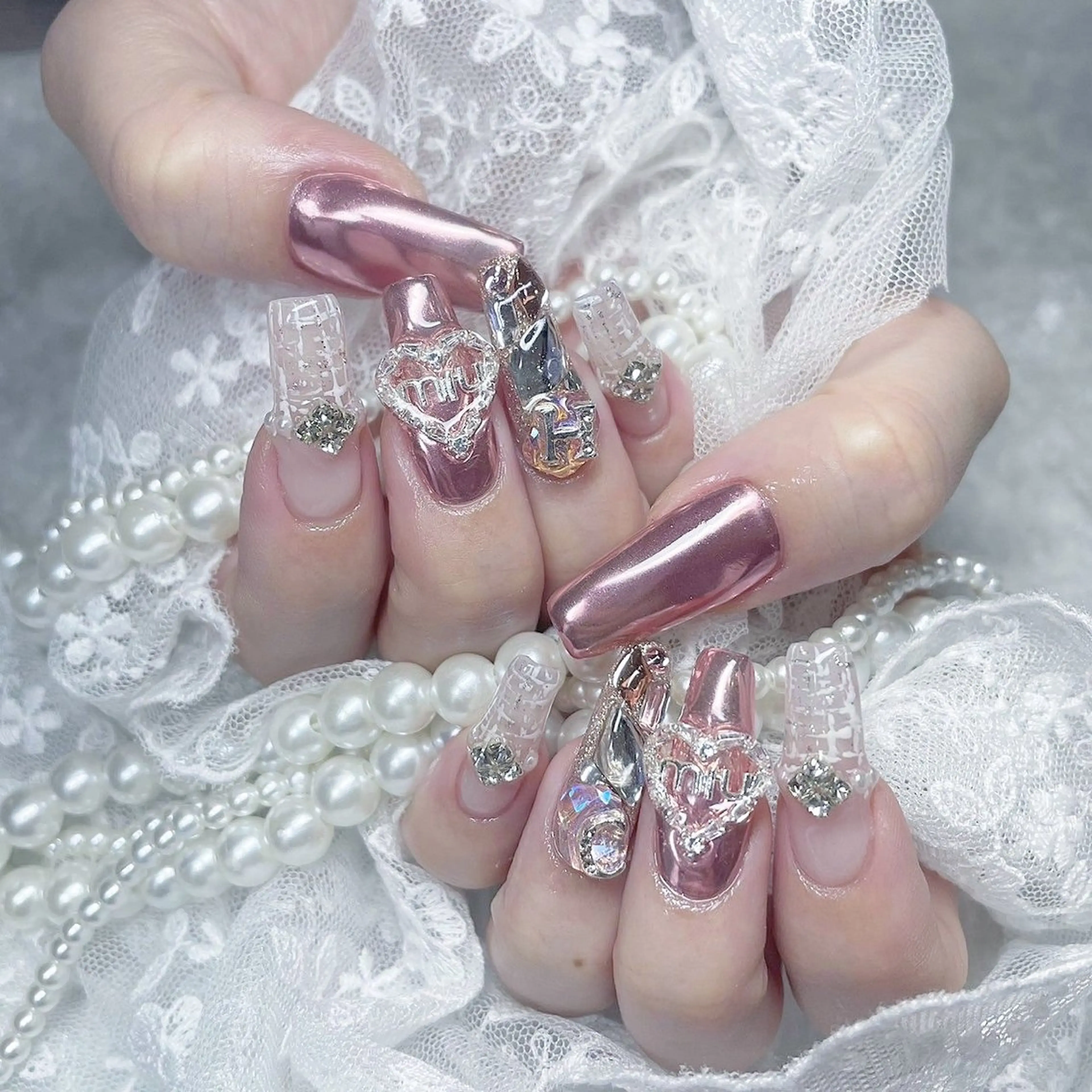 ネイル ミラーネイル ツイードネイル ハンドネイル Minami 🍓のネイルデザイン