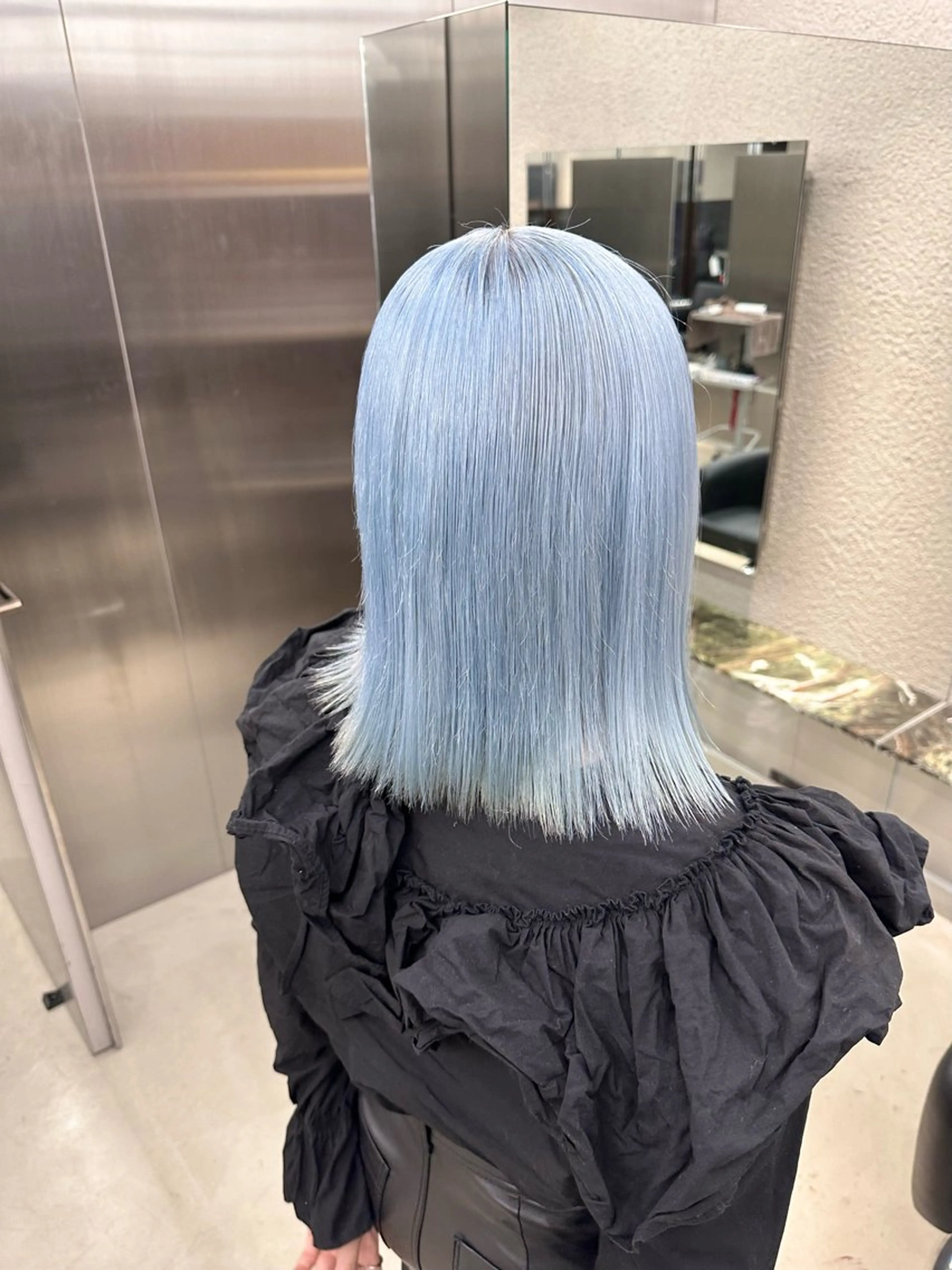 セミロング レイヤーカット トリートメント ハイトーン/ 縮毛矯正のヘアスタイル