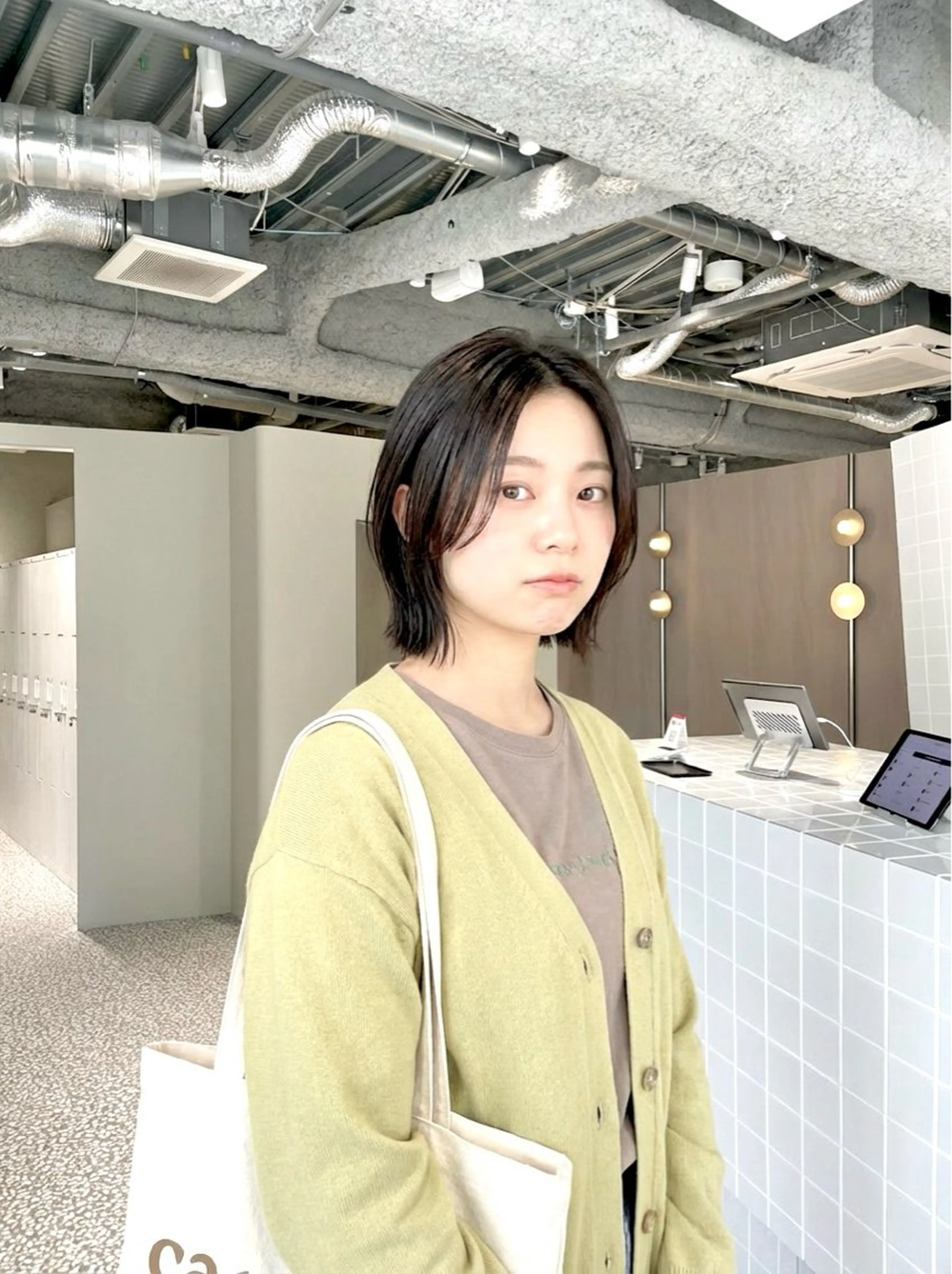 ミディアム カラー イサミ カズヒロのヘアスタイル