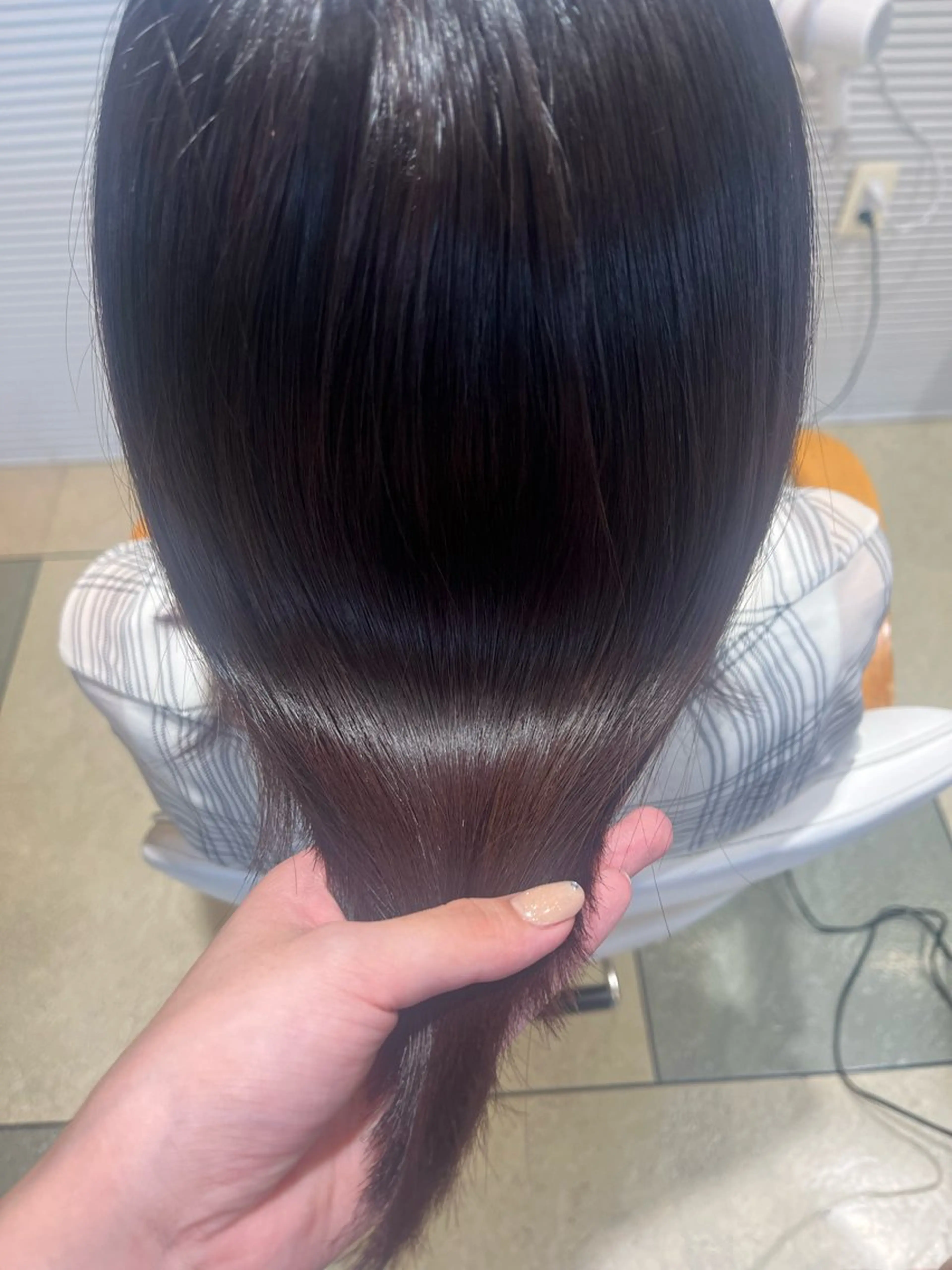 セミロング カラー カット ヘアカラー トリートメント ベージュカラー⌇﻿ くびれヘア.𐙚心音のヘアスタイル