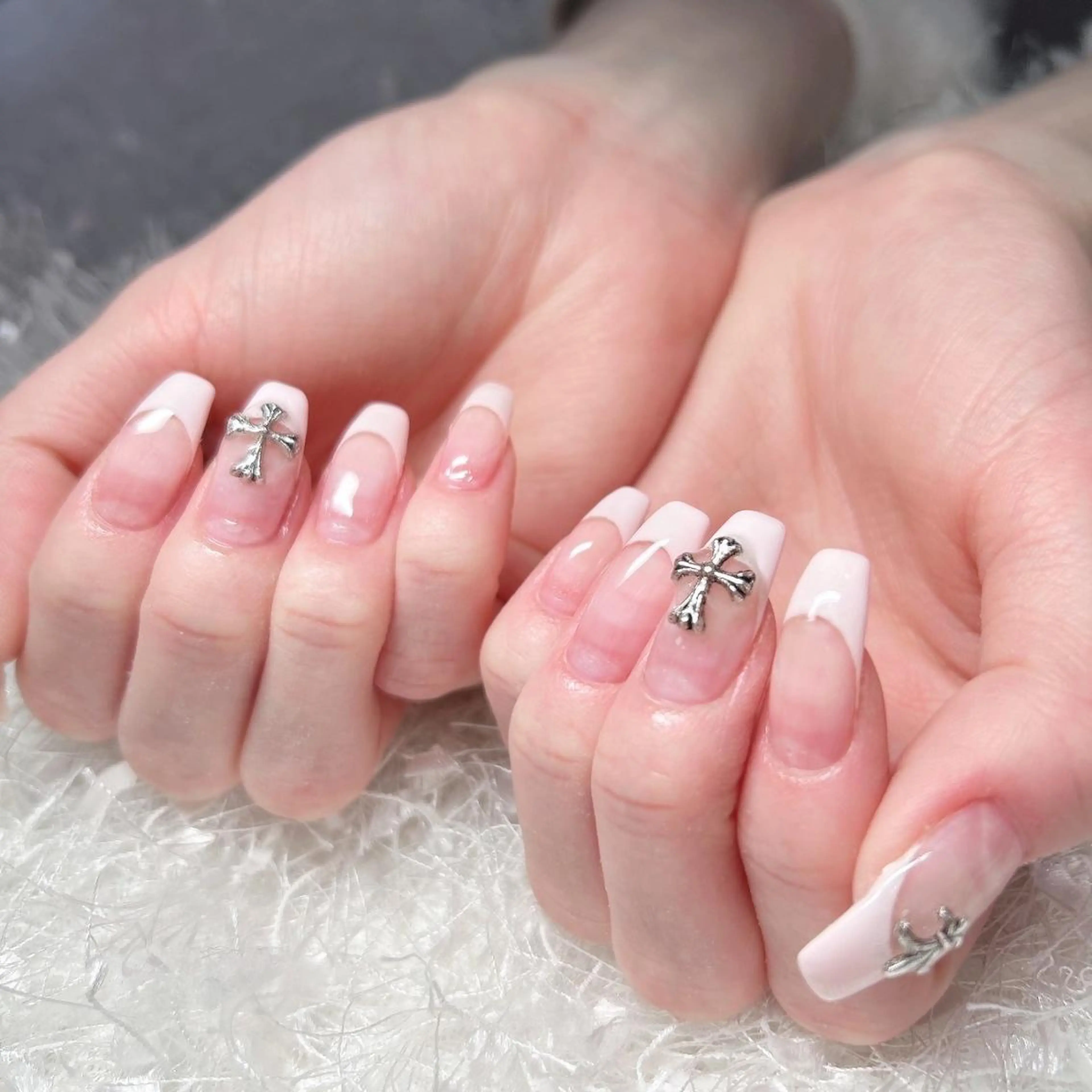 ネイル 長さ出し フレンチネイル ジェルネイル グラデーション 韓国ネイル ハンドネイル Nail&eye Belire 新宿のネイルデザイン