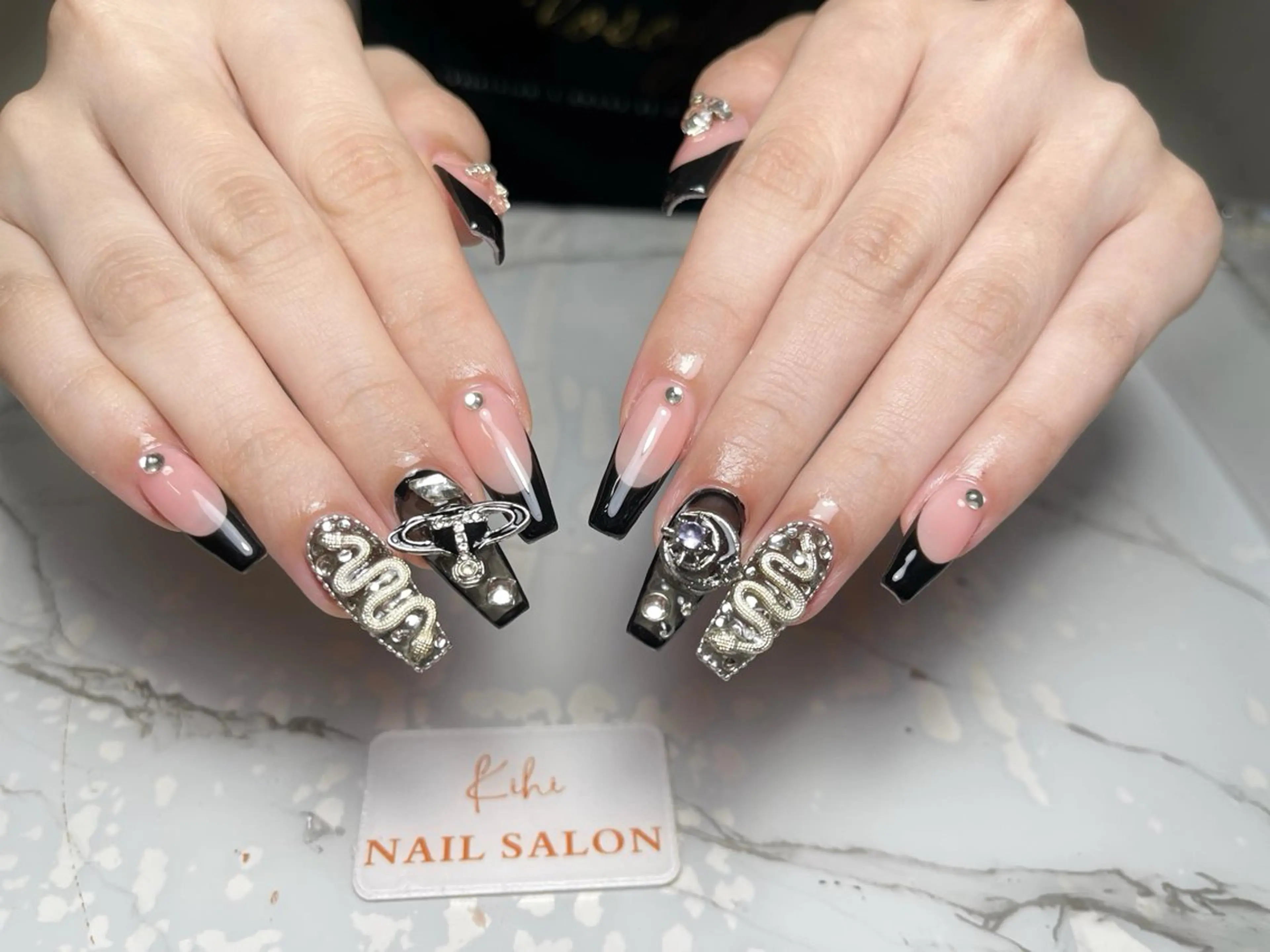 ネイル アートネイル フレンチネイル ジェルネイル グラデーション 韓国ネイル さくら💮💮 【オフ無料】のネイルデザイン