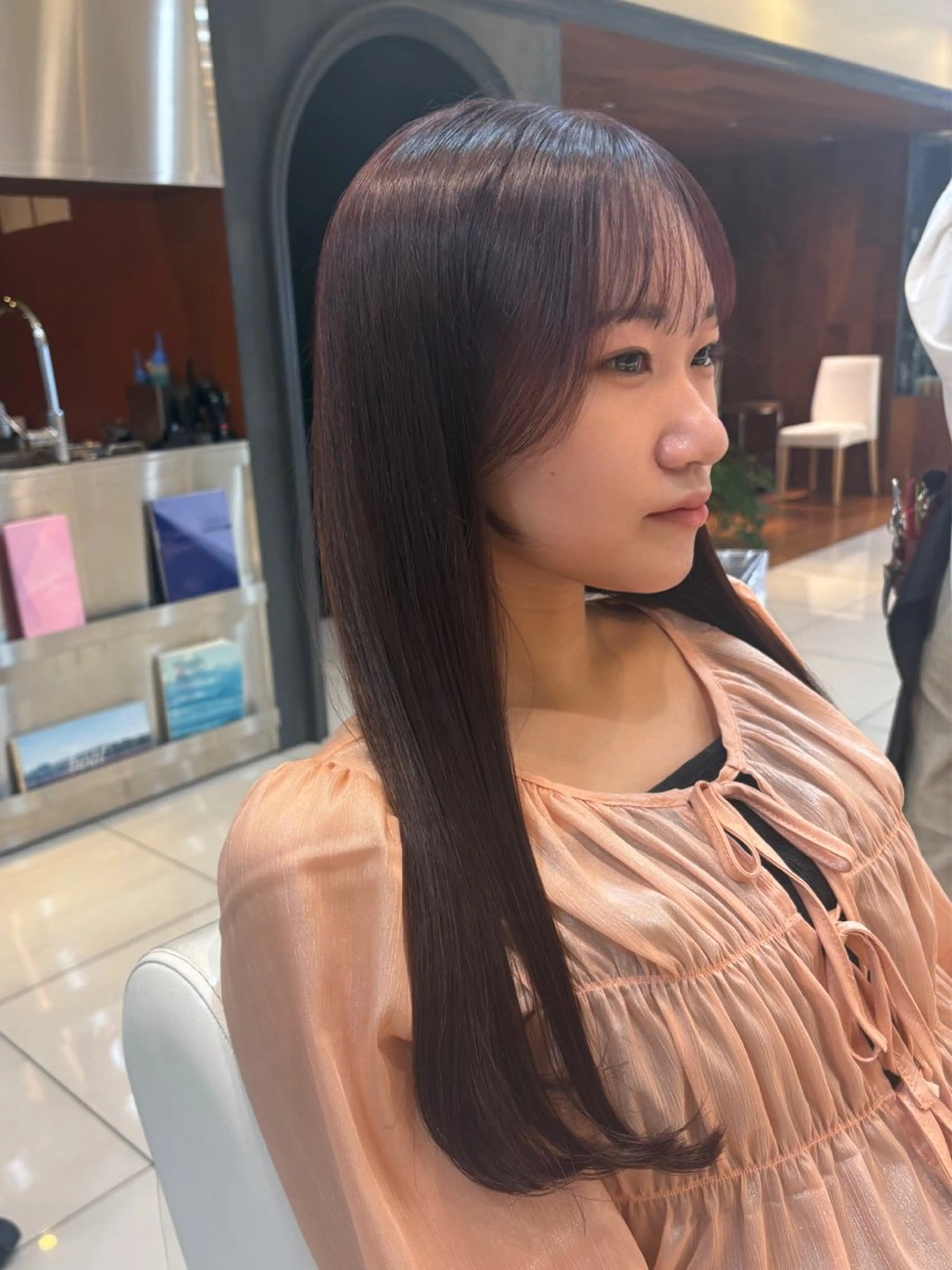 ロング ヘアカラー 坂田 愛彩萌のヘアスタイル