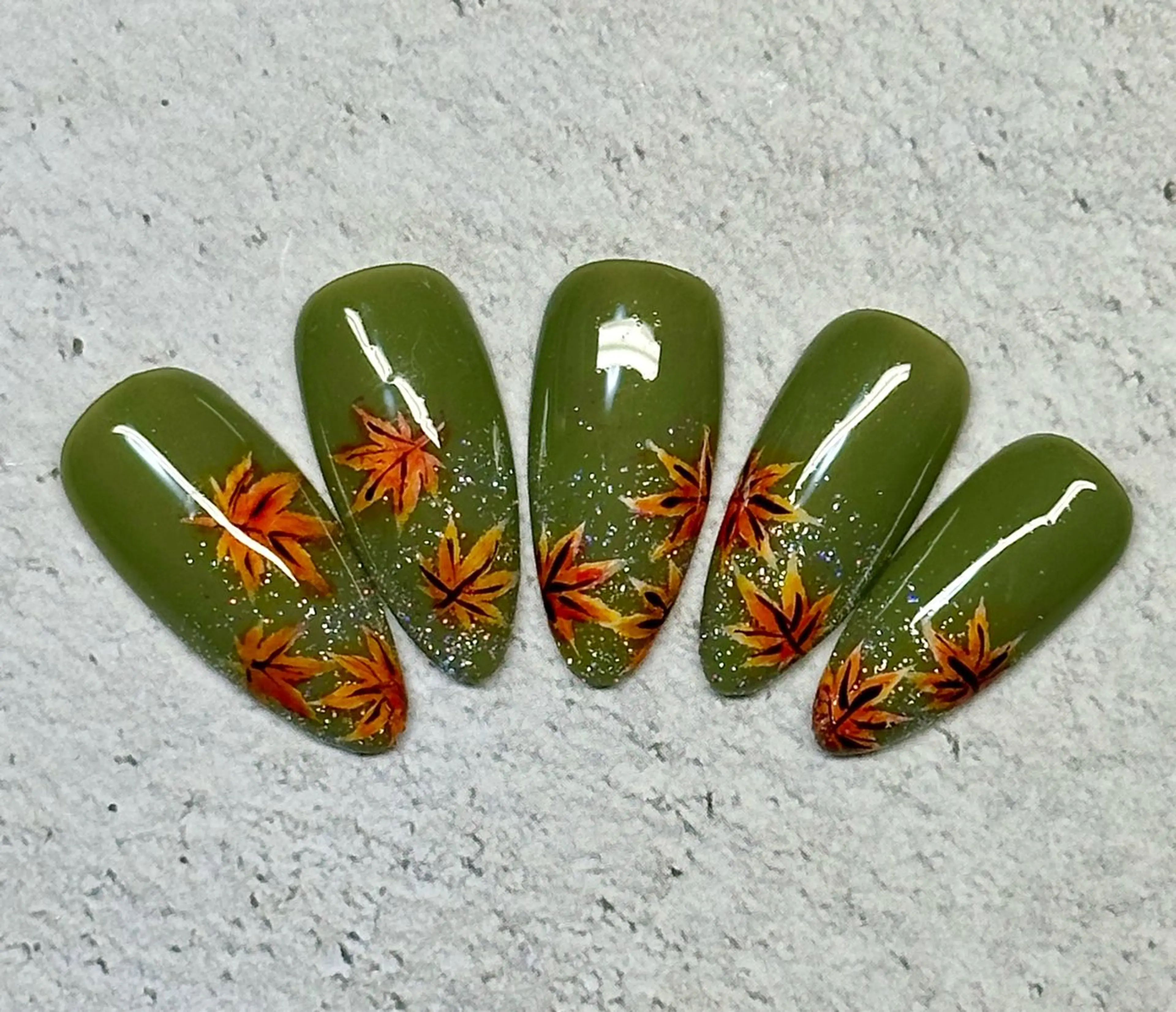 ネイル アニマル柄 チークネイル フレンチネイル ハロウィン キラキラネイル M.N_ nailのネイルデザイン