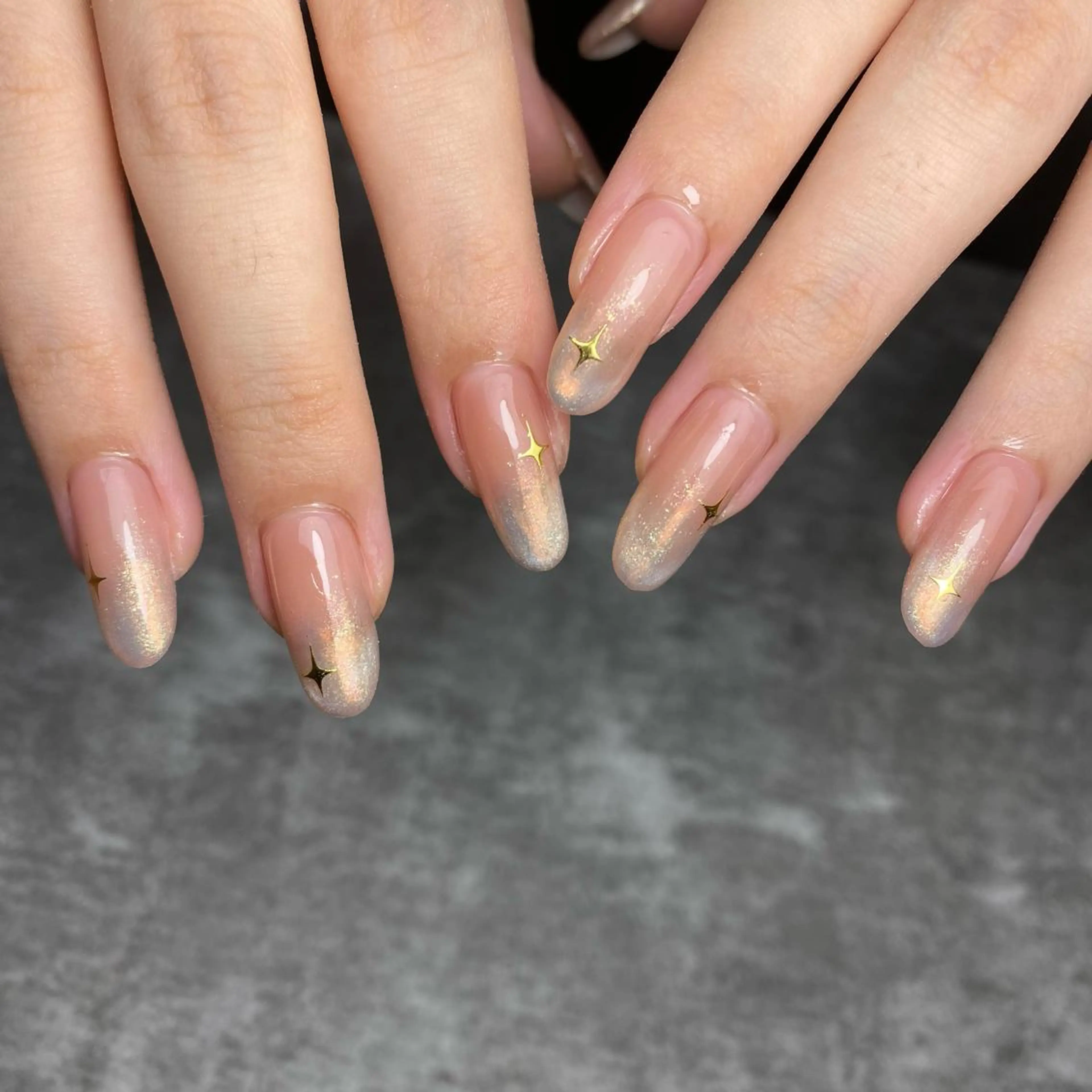 ネイル グラデーション ラメ(グリッター) オフィスネイル シンプルネイル ワンホンネイル ハンドネイル yuki nail...のネイルデザイン