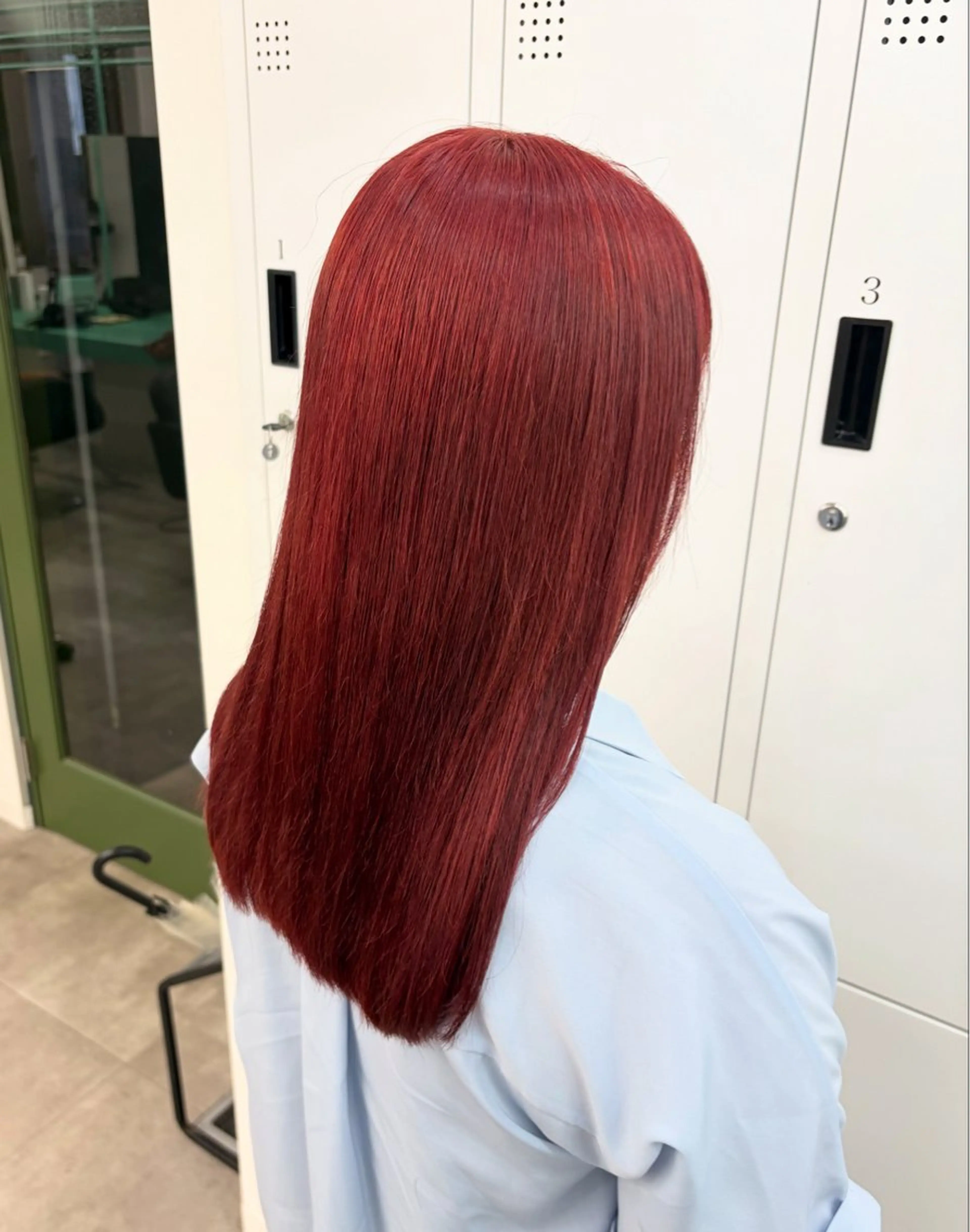 セミロング 綾乃／デザインカラー ／ハイトーン／ボブのヘアスタイル