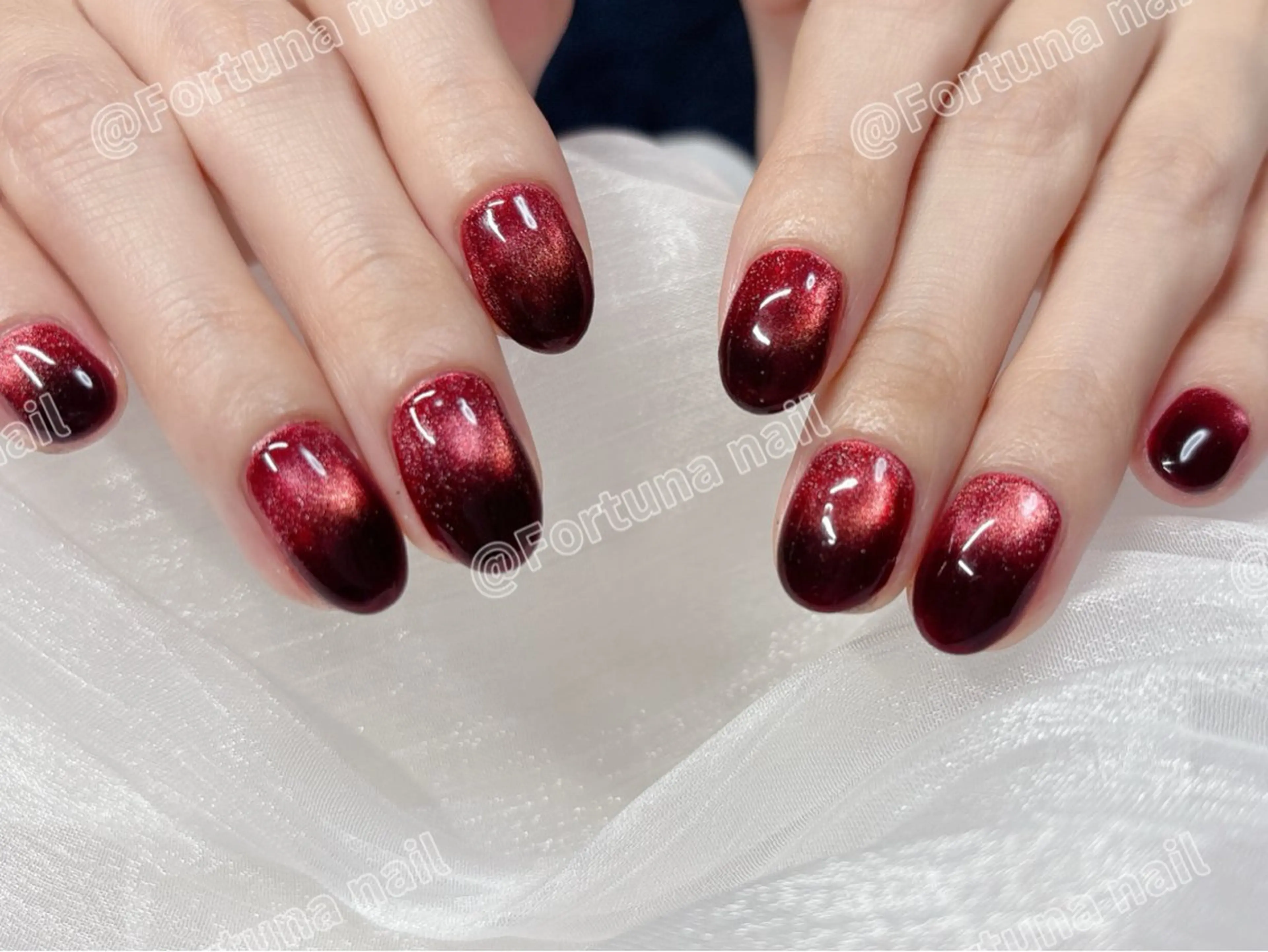 ネイル ボルドー グラデーション ハロウィン マグネットネイル ハンドネイル ハンドケア Nail •Head スパFortunaのネイルデザイン