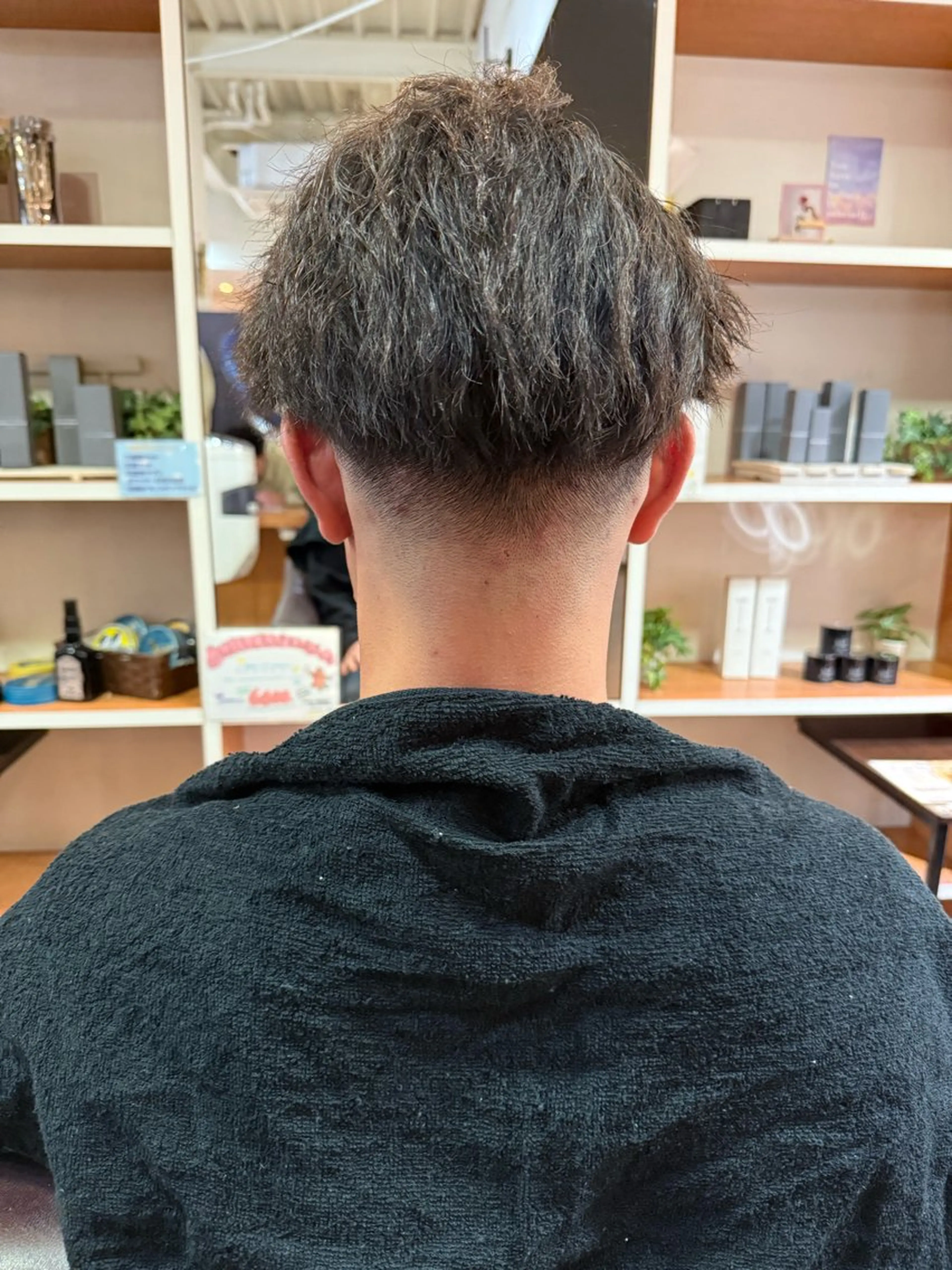 メンズ フェードカット マッシュ 刈り上げ 惟任 晴人のヘアスタイル