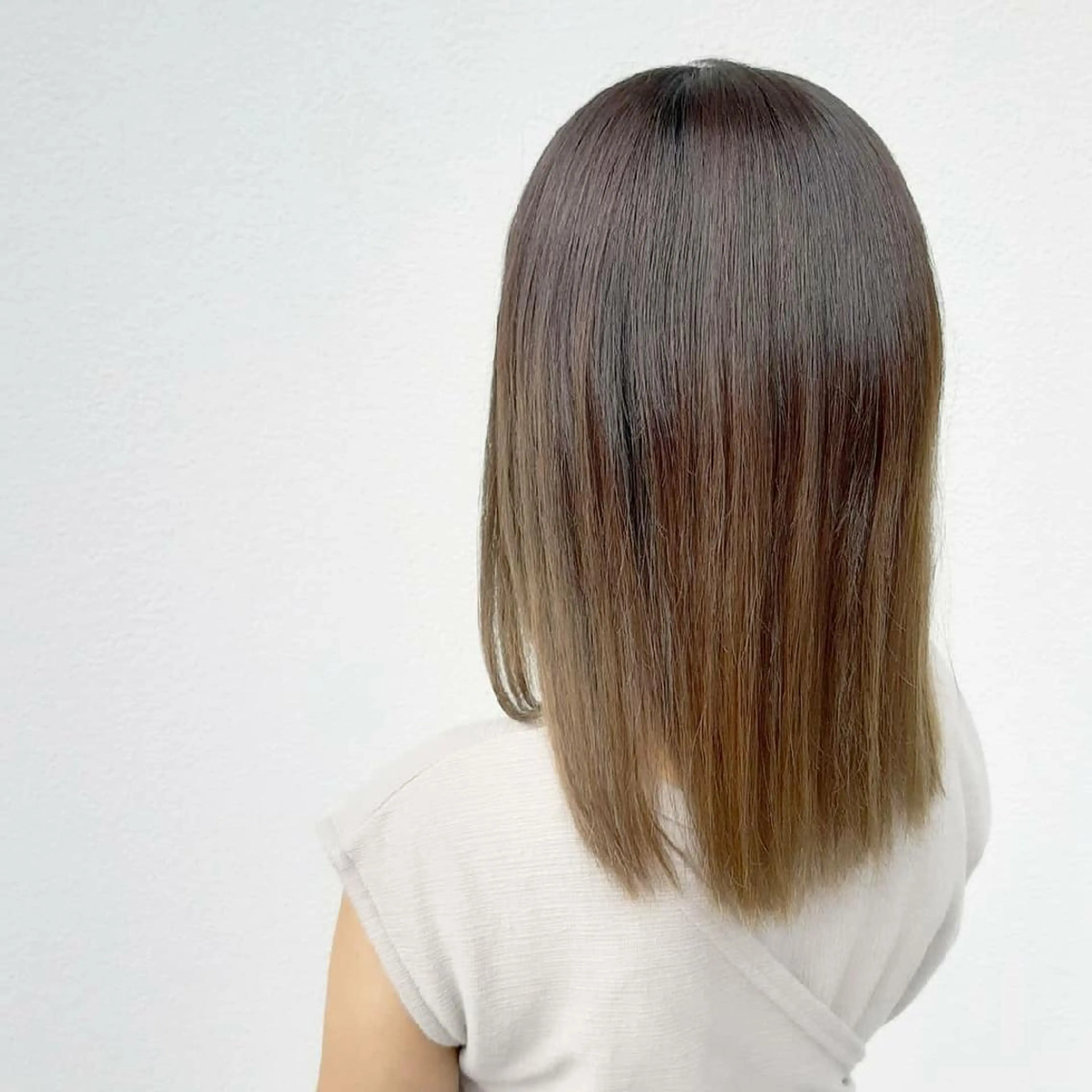 セミロング カット ヘアカラー トリートメント 井谷 圭吾【天理】のヘアスタイル