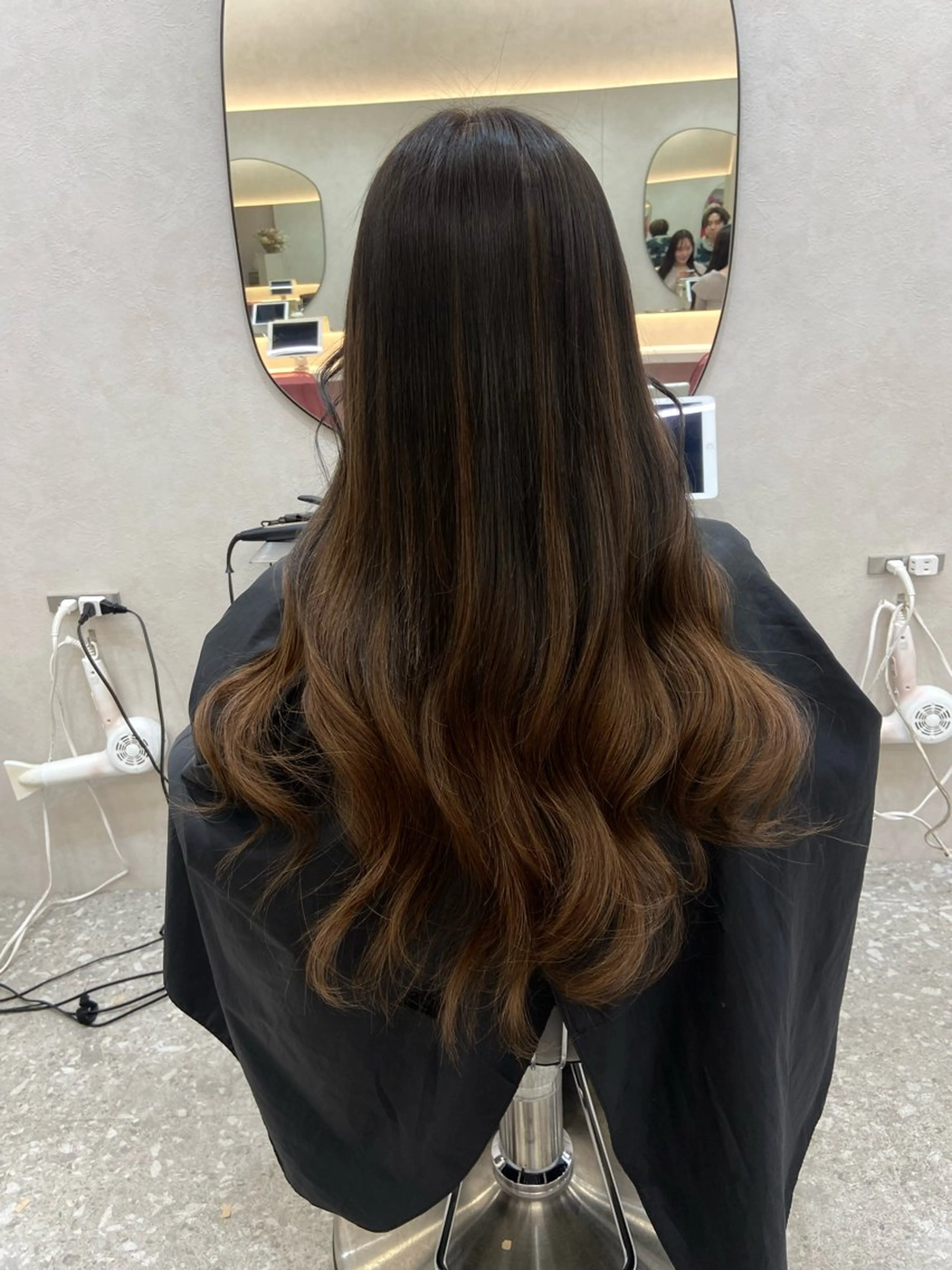 ロング カラー シールエクステ グラデーションカラー くびれヘア エクステ 髪質改善 カット ヘアカラー エクステ 新宿/韓国ヘア 中明度カラー/かやのヘアスタイル