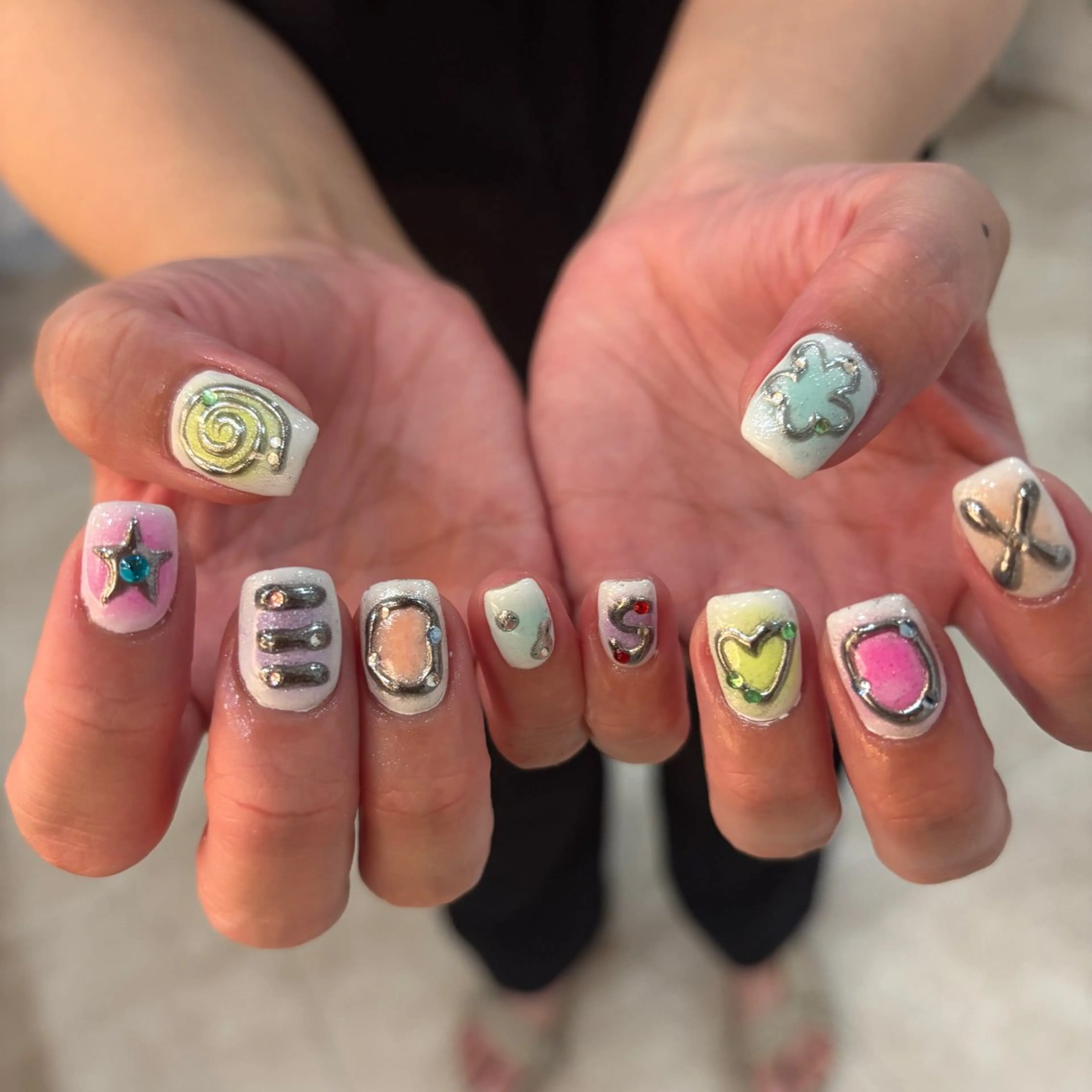 ネイル ハンドネイル フットネイル 栗田 ゆう子のネイルデザイン