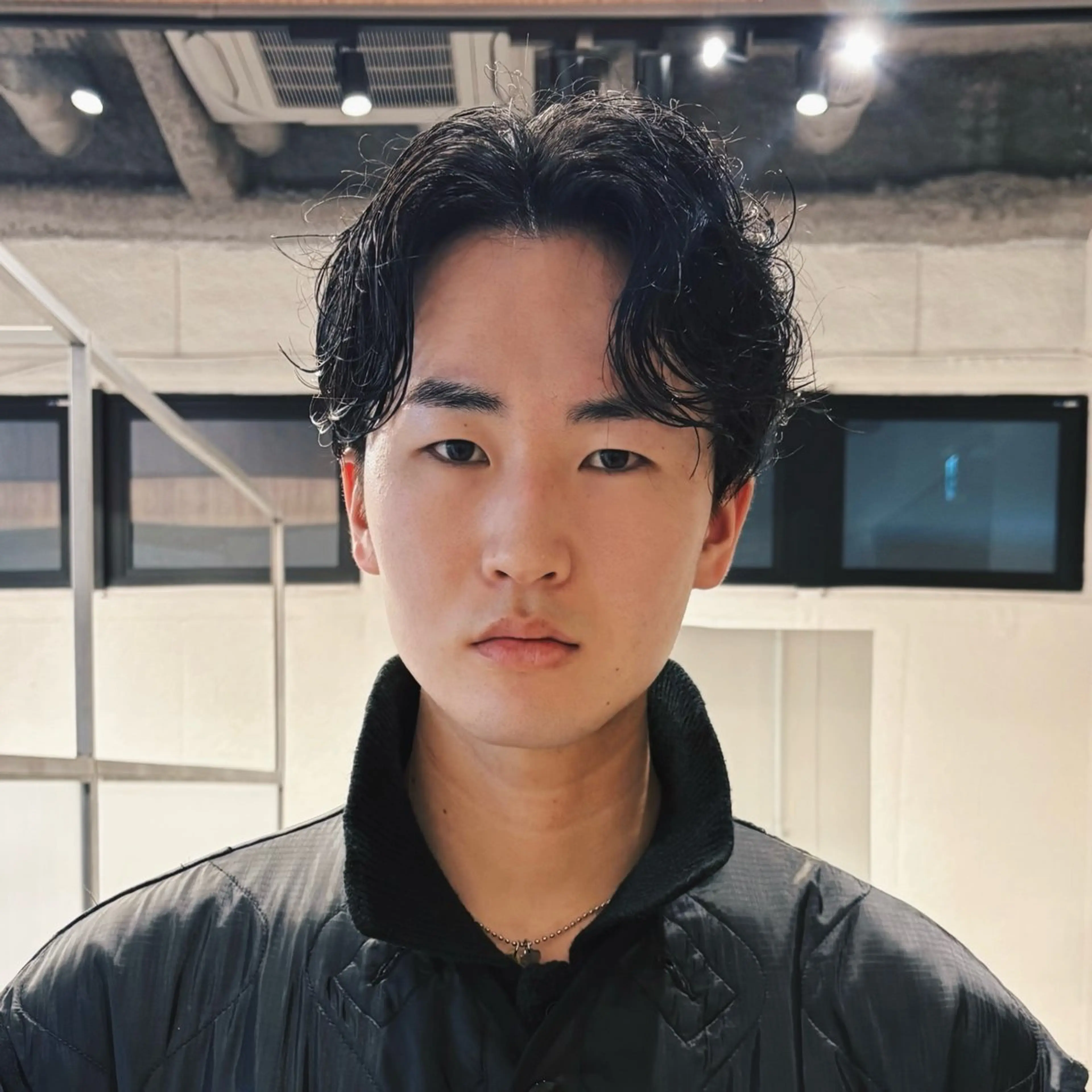 ショート パーマ メンズ センターパート メンズパーマ カット パーマ メンズ特化美容師 サノヤマトのヘアスタイル