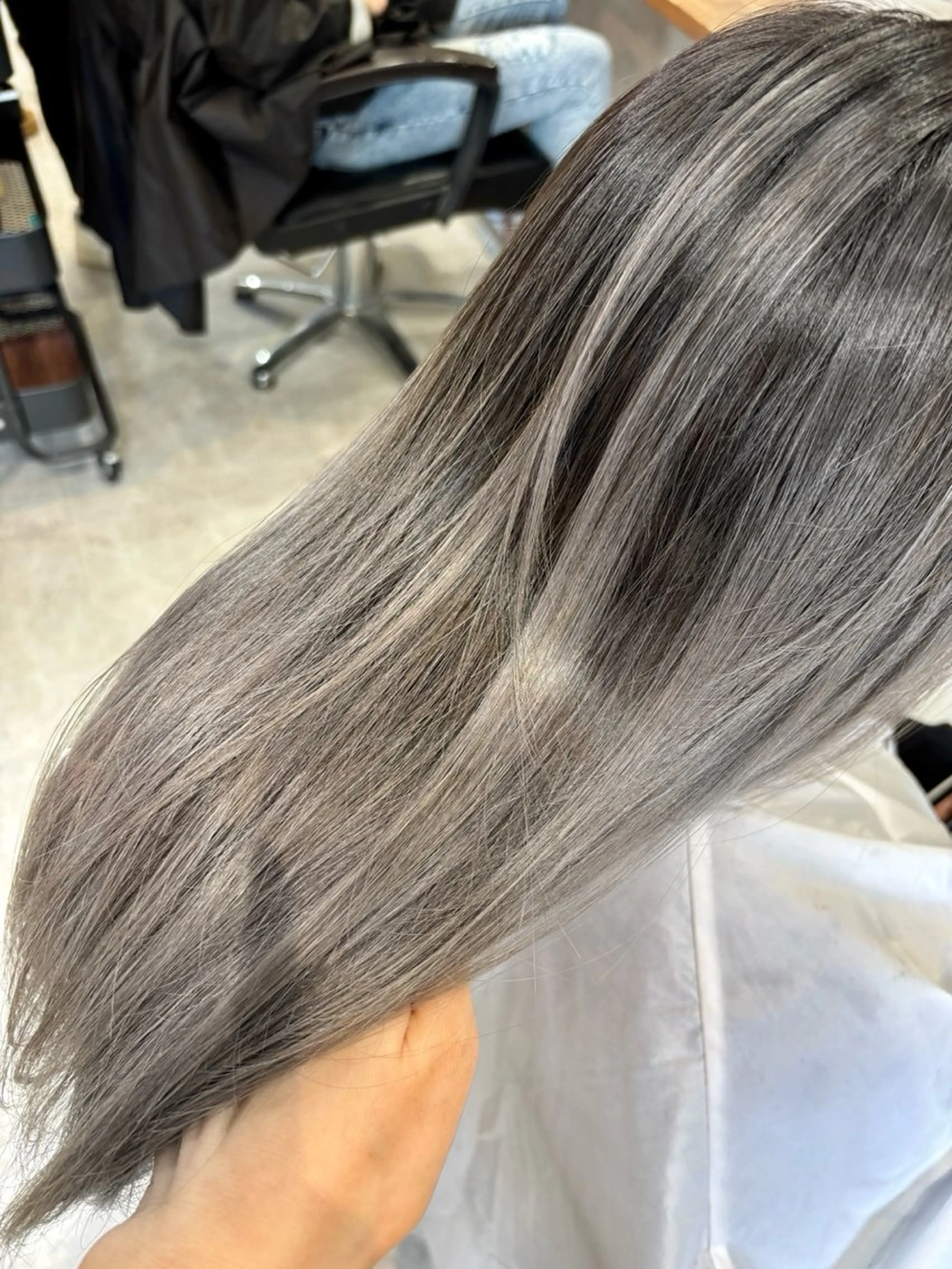 ロング カラー ブリーチ グレージュ ハイライトカラー シルバー シルバーグレージュ ヘアカラー 松井那津子 /ハイライトブリーチのヘアスタイル