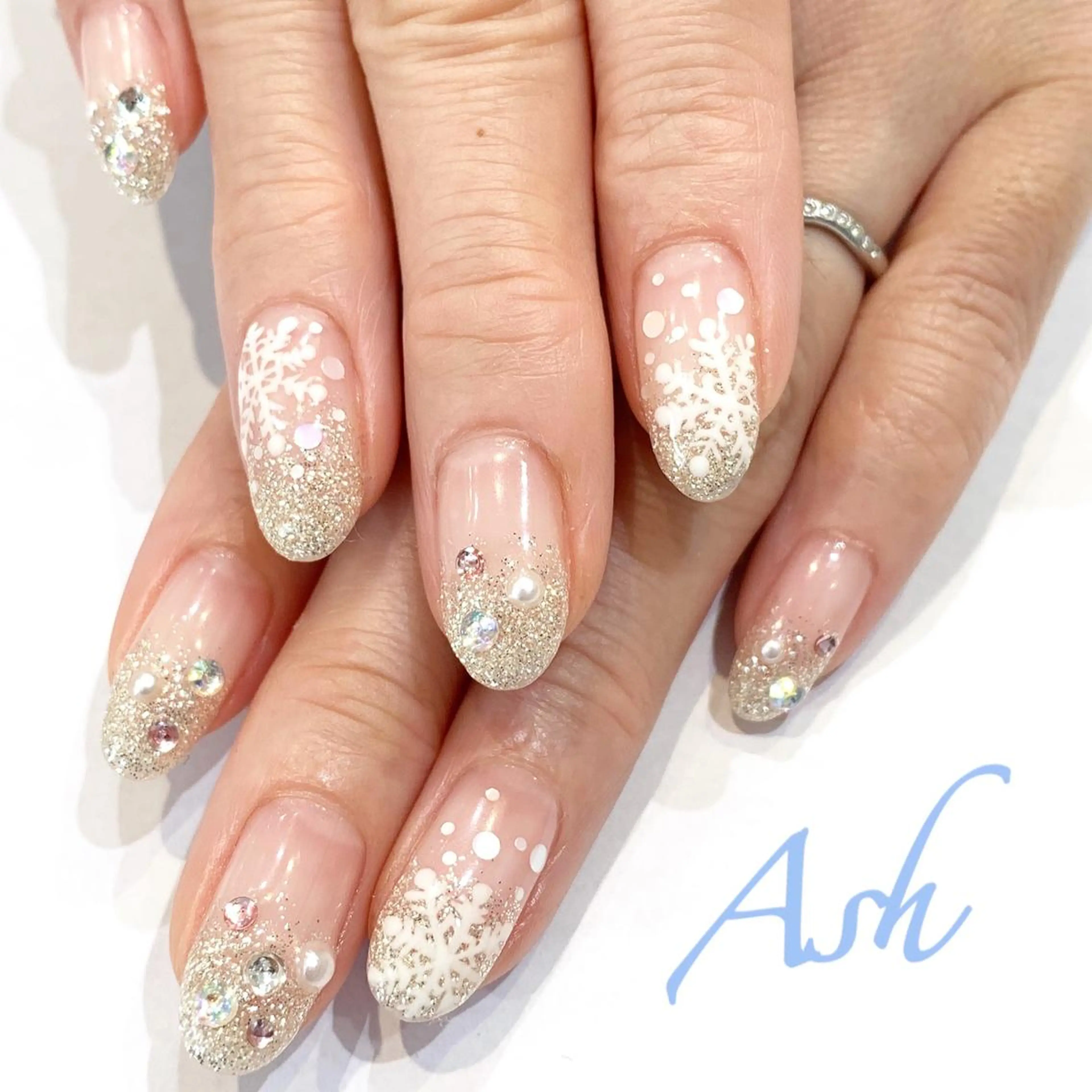 ネイル 🩵NORIKO 上品ネイルが得意🩵のネイルデザイン