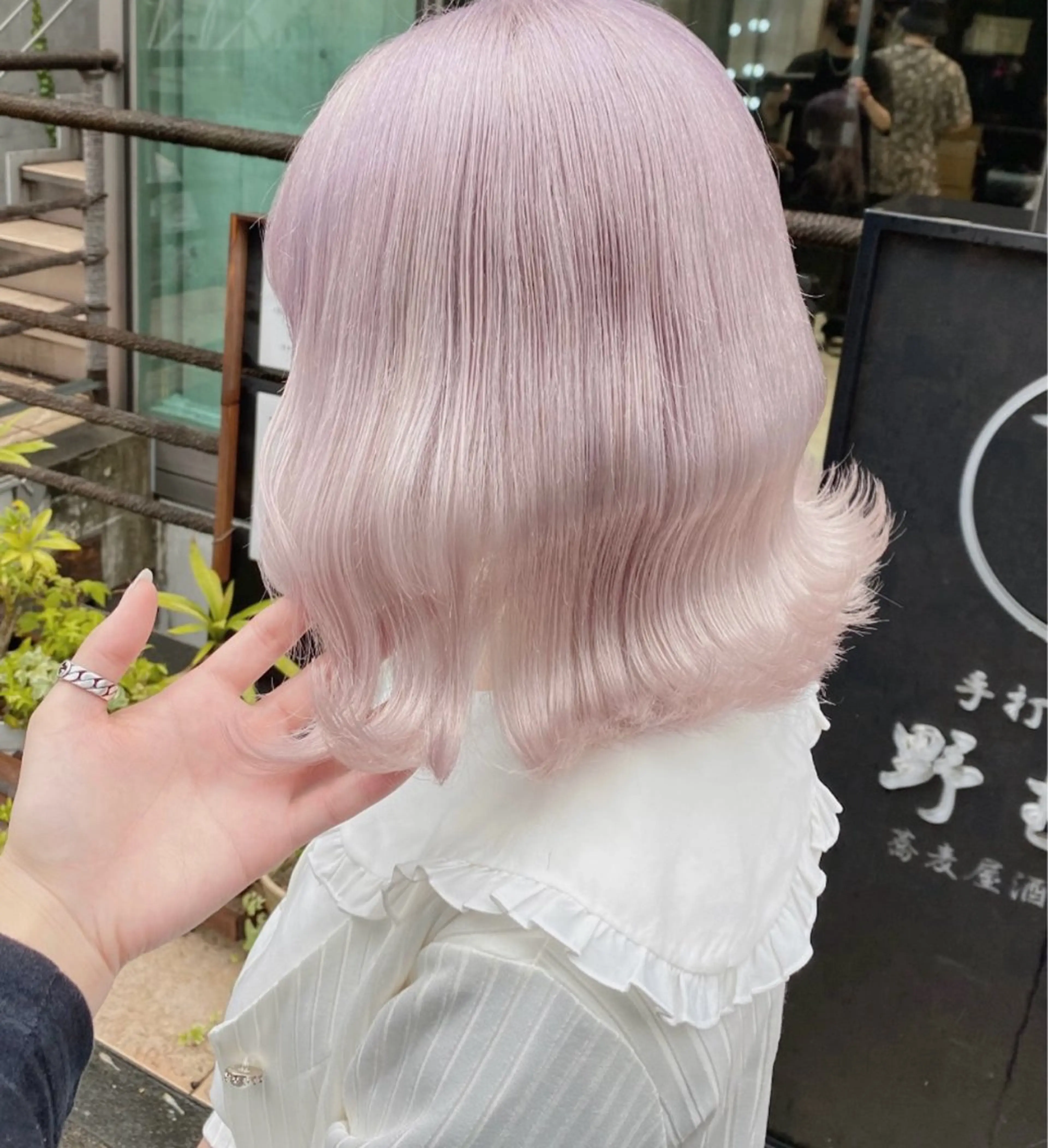 カラー 漆畑 莉奈のヘアスタイル