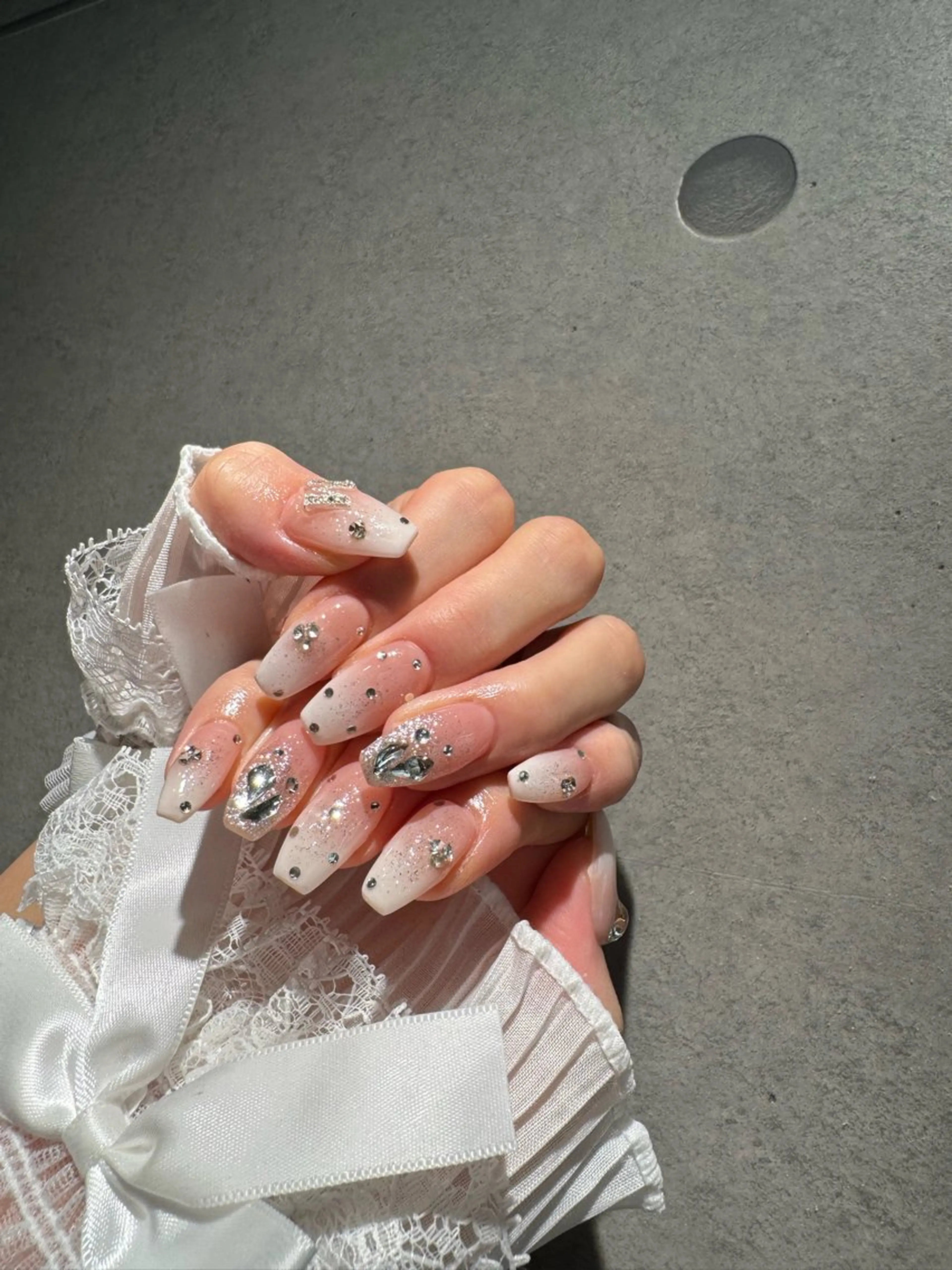 ネイル I-nailロング /ワンホン/キラキラのネイルデザイン