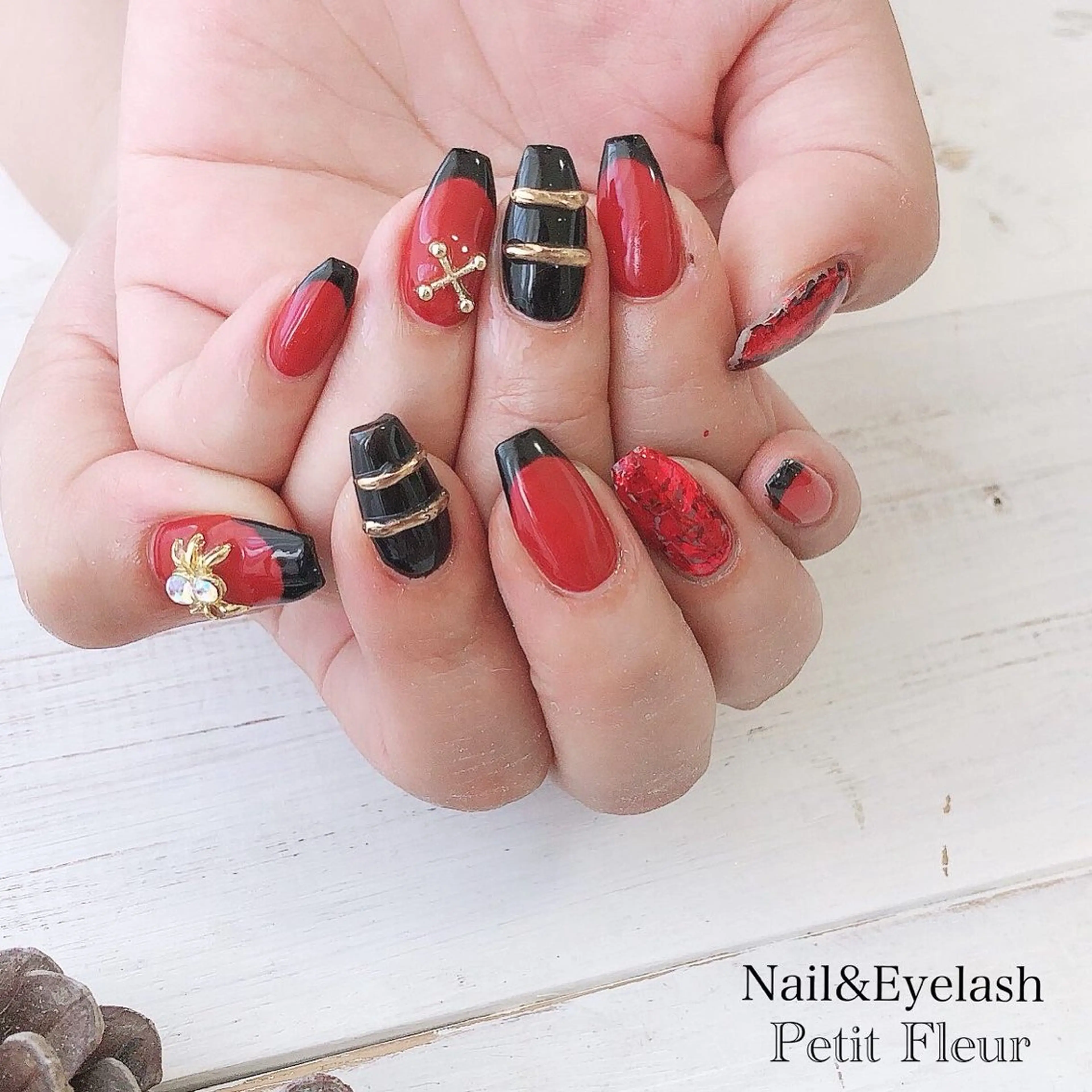ネイル Petit Fleur所属・青柳 亜梨奈のマツエク・マツパデザイン