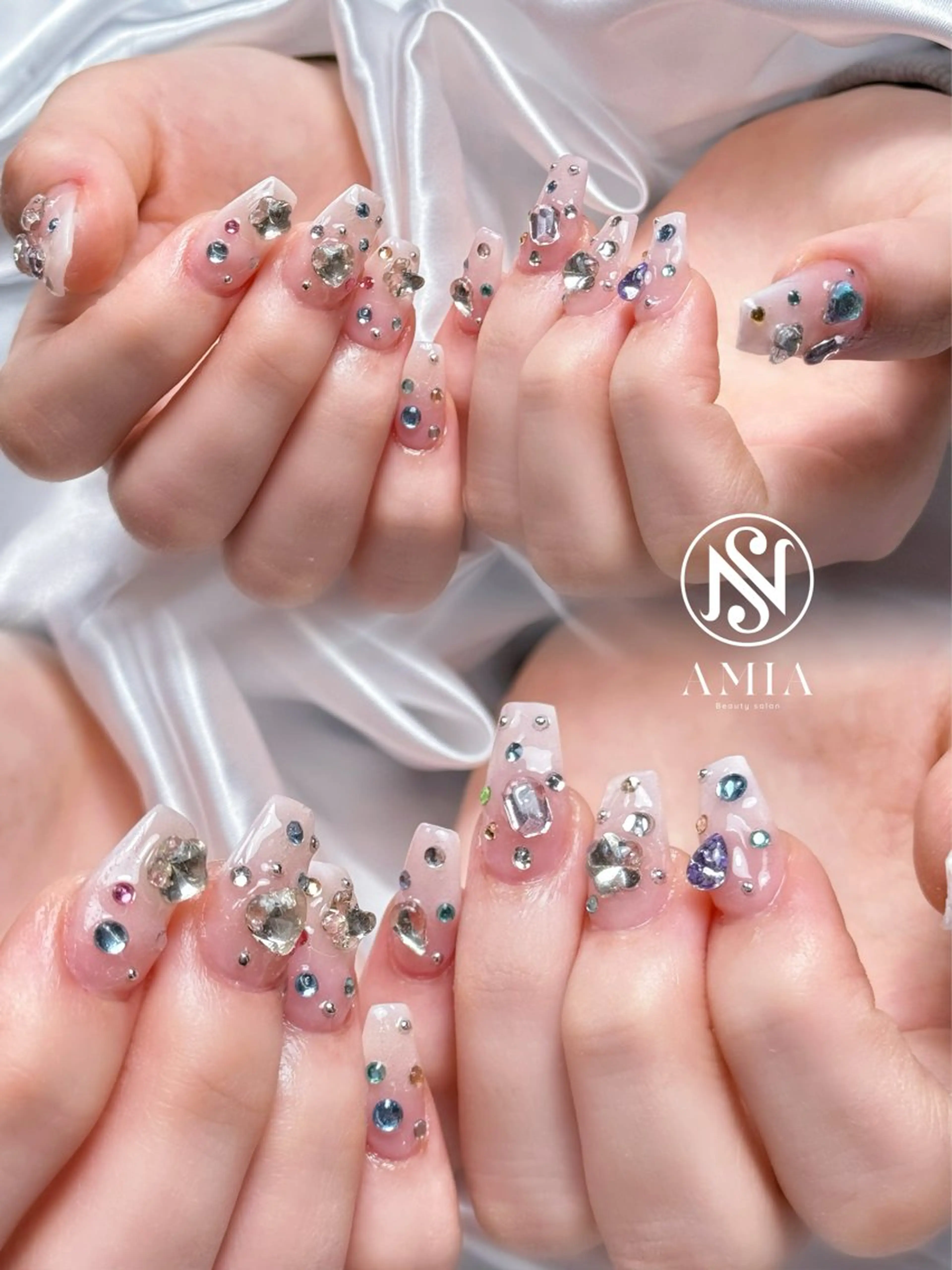 ミディアム ハンドネイル AMIA BEAUTY SALON所属・🌟AMIA BEAUTY🌟のネイルデザイン