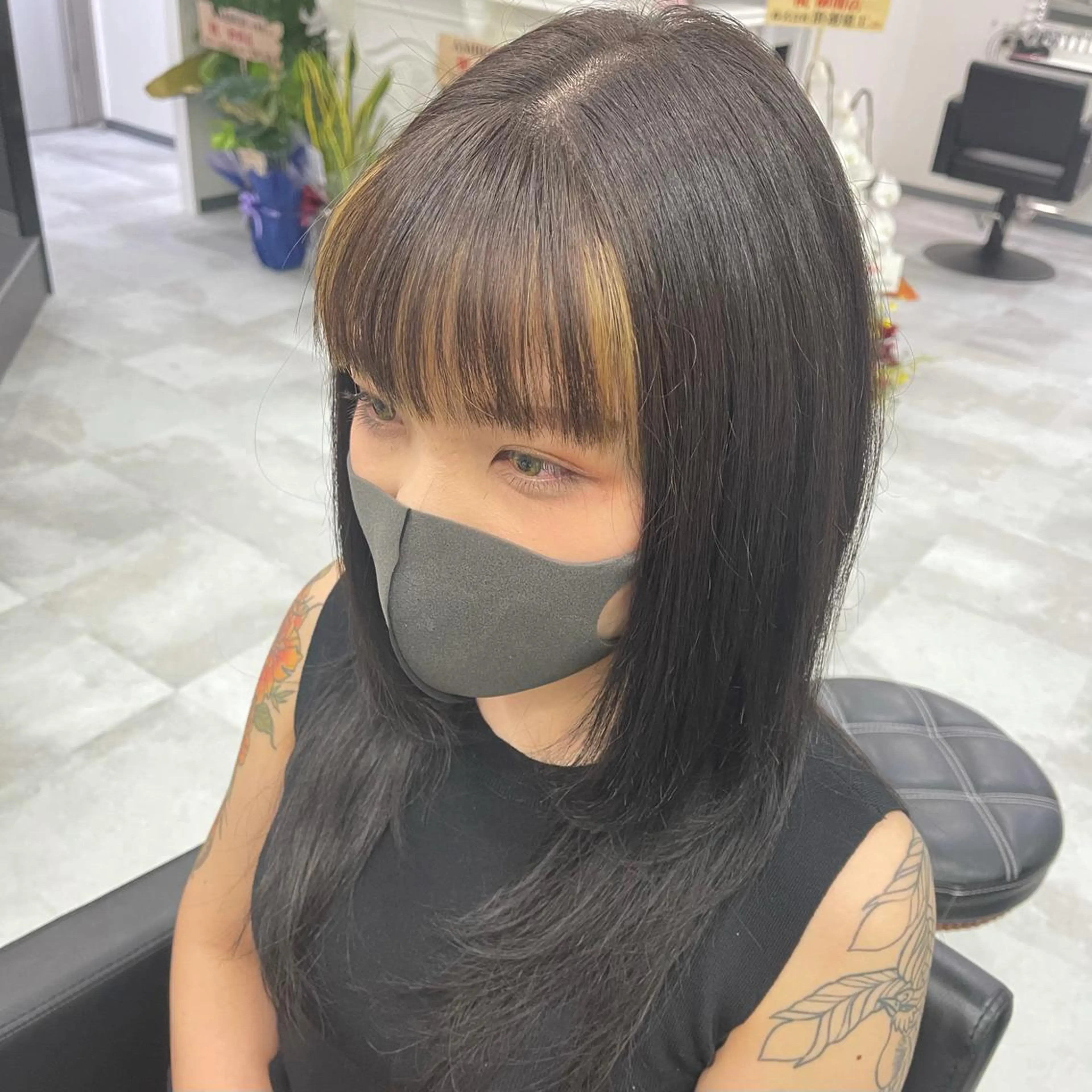 ロング カラー インナーカラー ヘアカラー トリートメント &chaLme   心斎橋所属・emi/髪質改善/ 韓国風/艶カラーのヘアスタイル