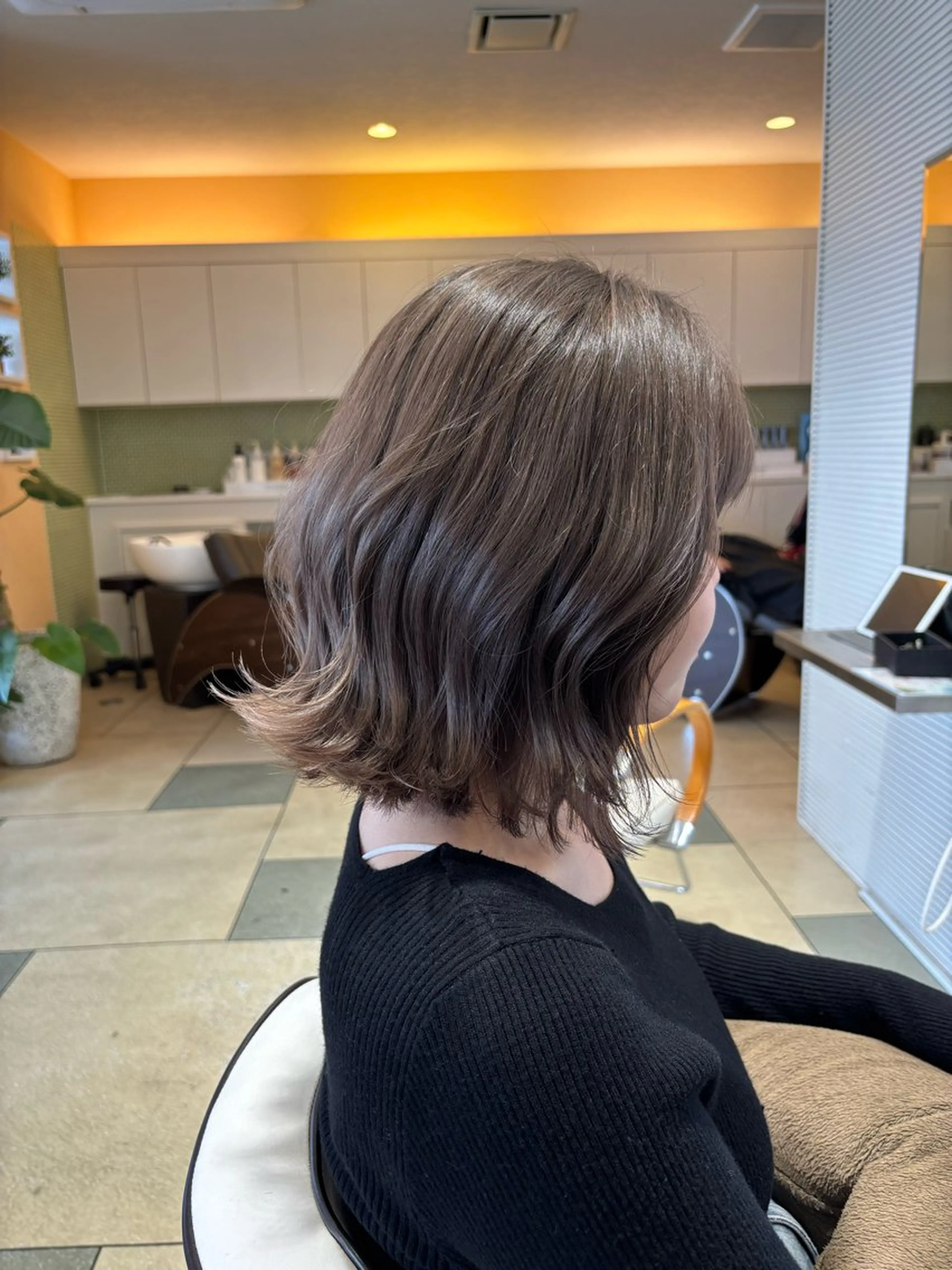 ミディアム カラー ベージュカラー 透明感カラー ラベンダーカラー ラベンダーベージュ 透明感カラー/ くびれヘア/ユウユのヘアスタイル