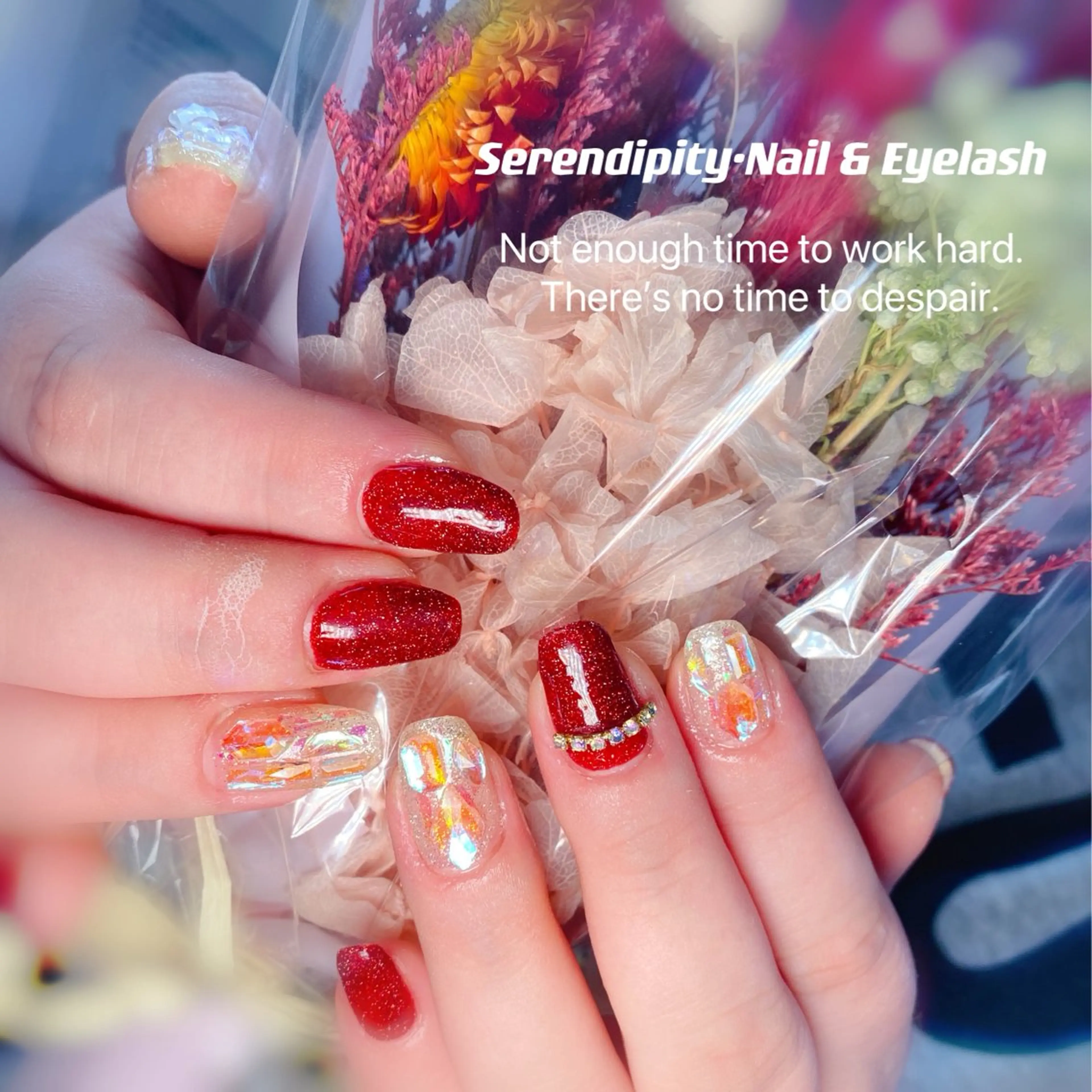 ネイル ストーンネイル 美人計ネイルサロン所属・中山 美月のネイルデザイン