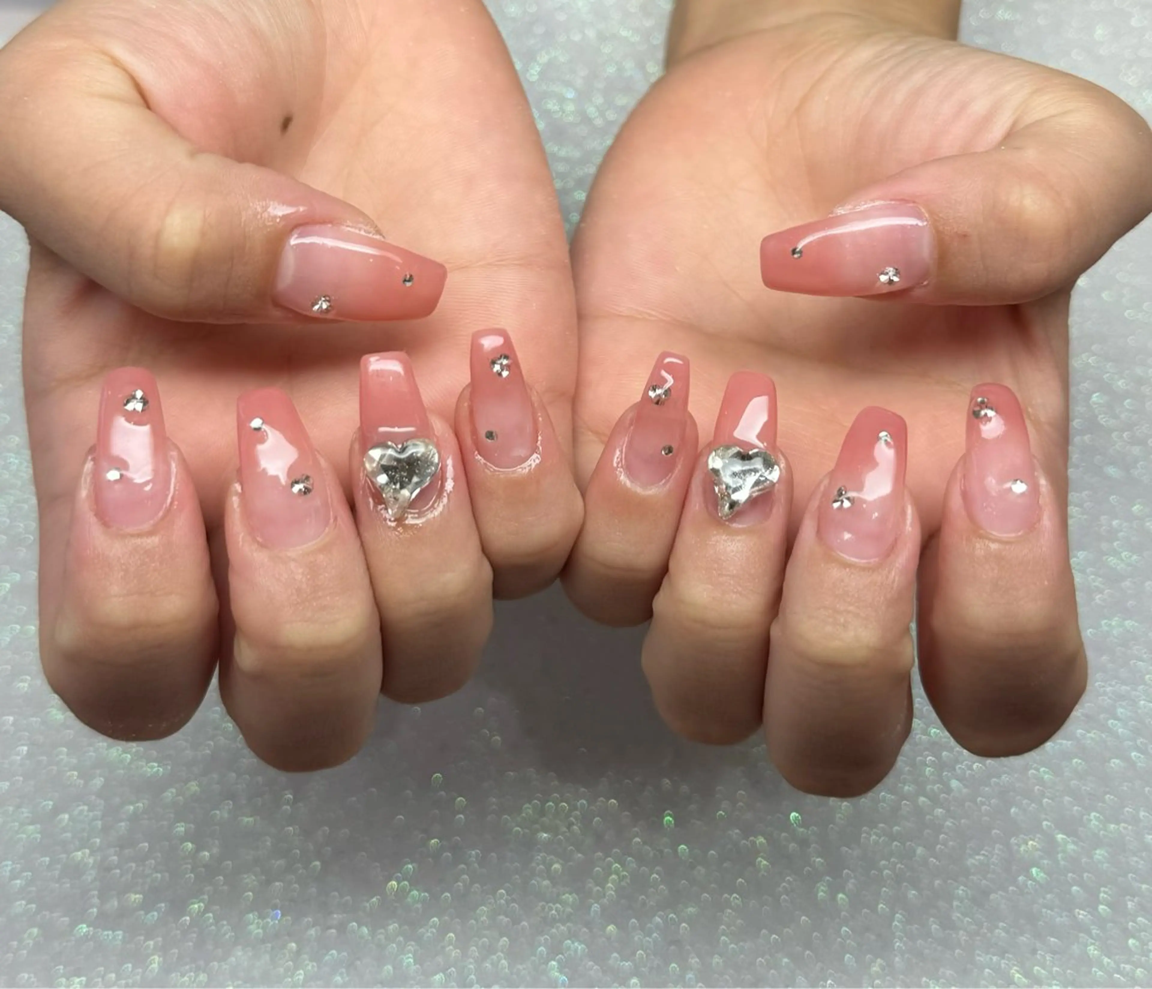 ネイル ハンドネイル VIERU 🌈🎀💖のネイルデザイン