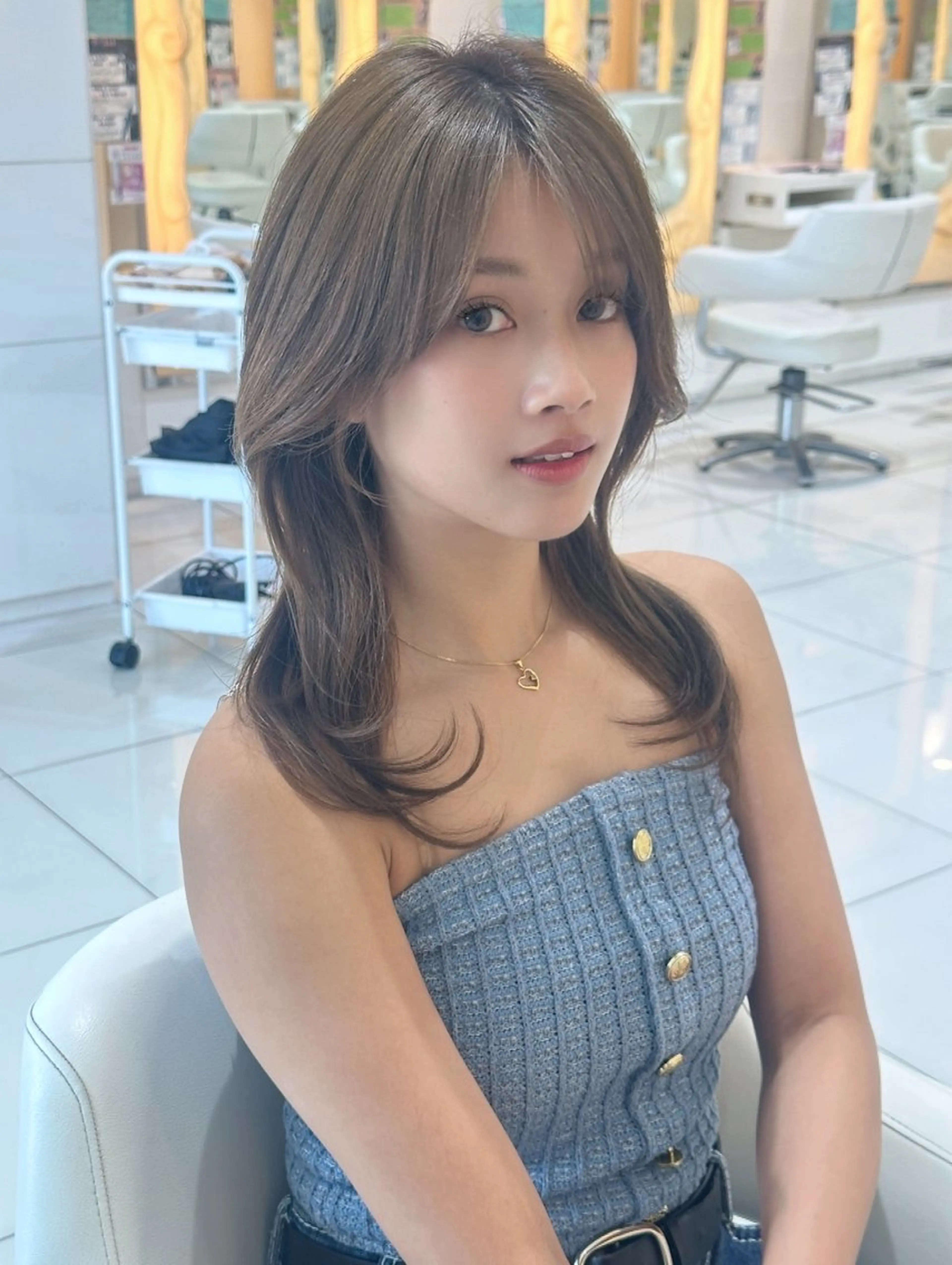 セミロング カラー カット ヘアカラー トリートメント ベージュ/インナー カラー🤍Rieのヘアスタイル