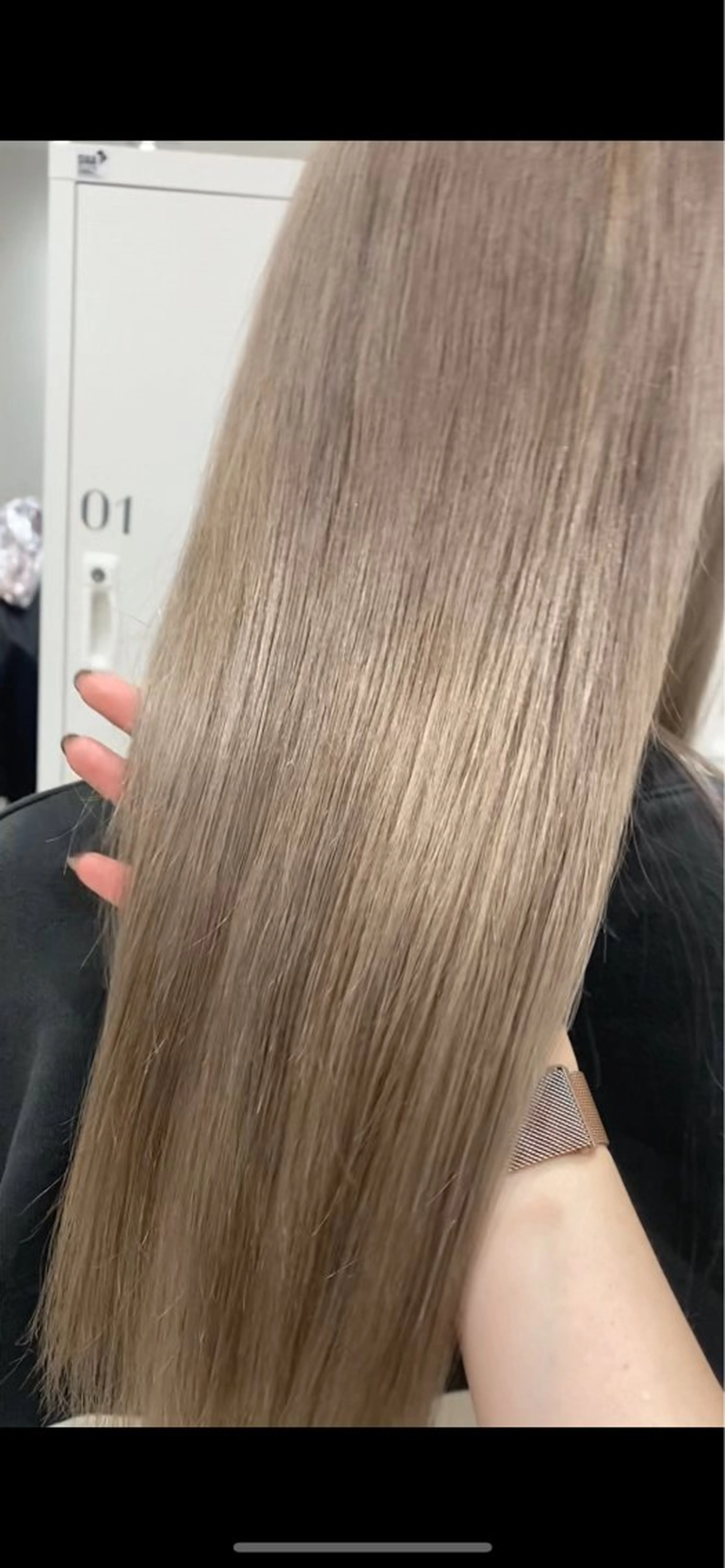 セミロング カラー ヘアアレンジ ベージュカラー ブリーチ ミルクティーベージュ ヘアカラー ボブ /ニュアンス/ satomi🧸💖のヘアスタイル