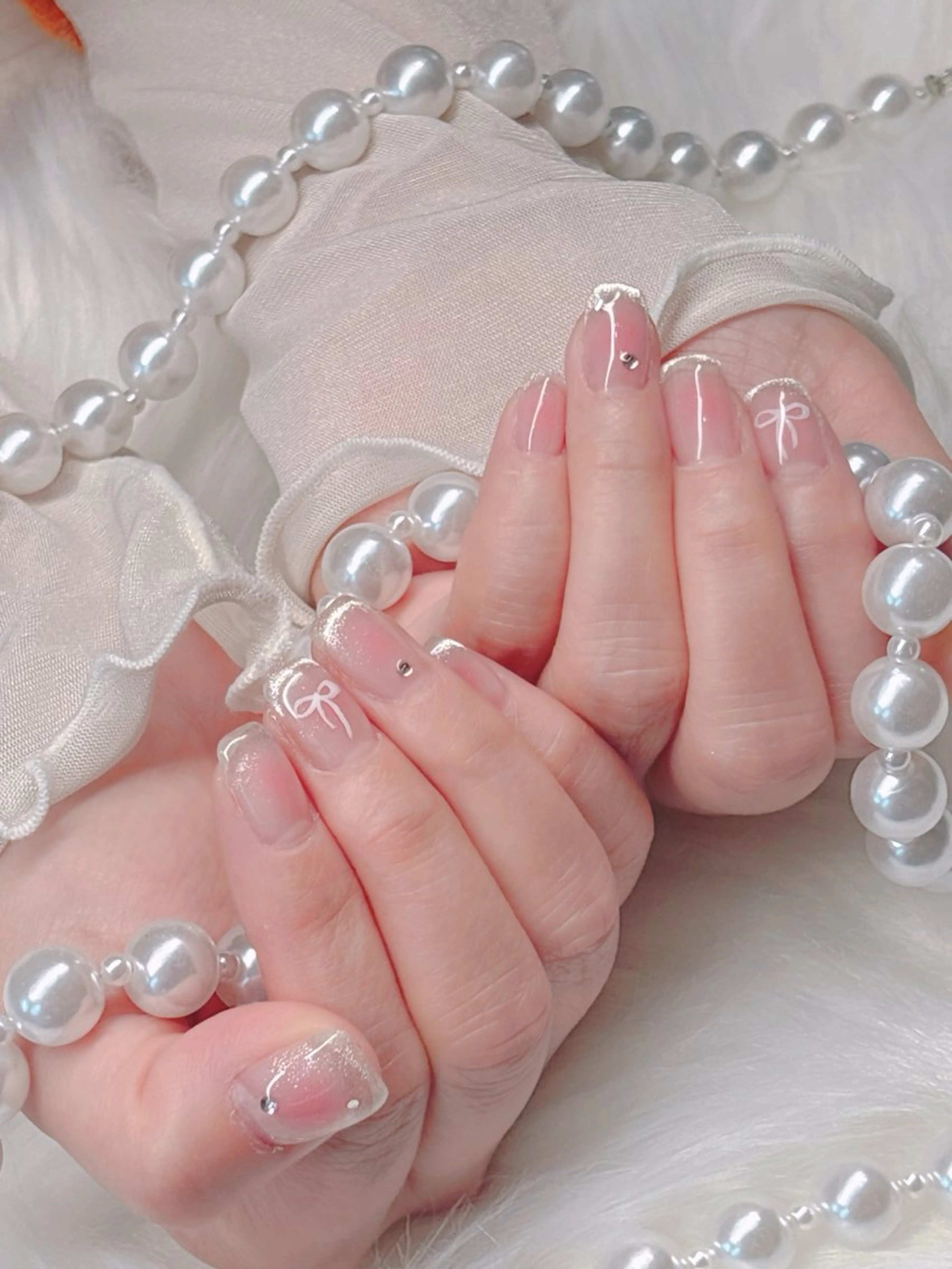 ネイル チークネイル フレンチネイル Me19🕊️‎🤍 yuriのネイルデザイン