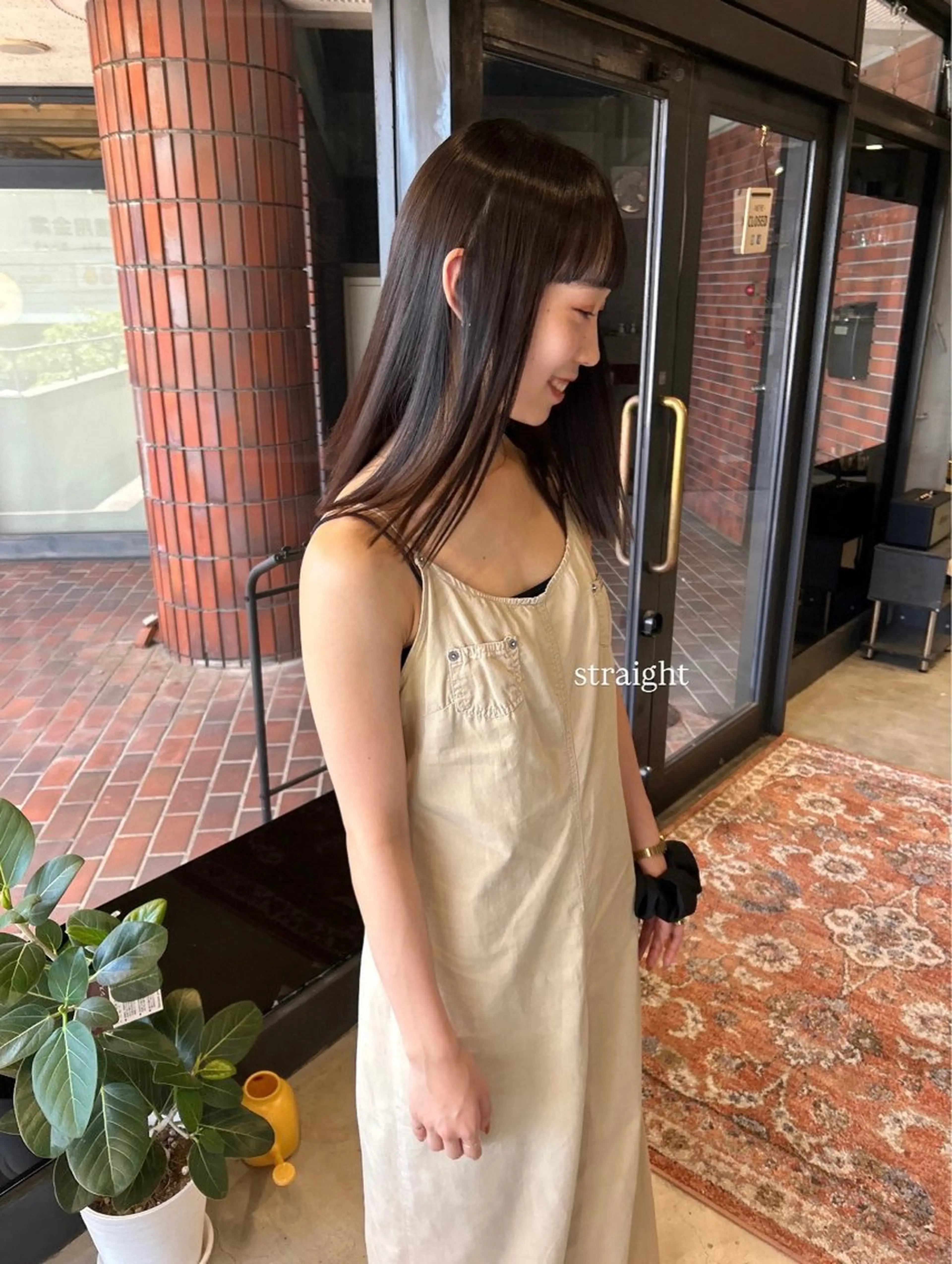 セミロング 荻野 未来のヘアスタイル