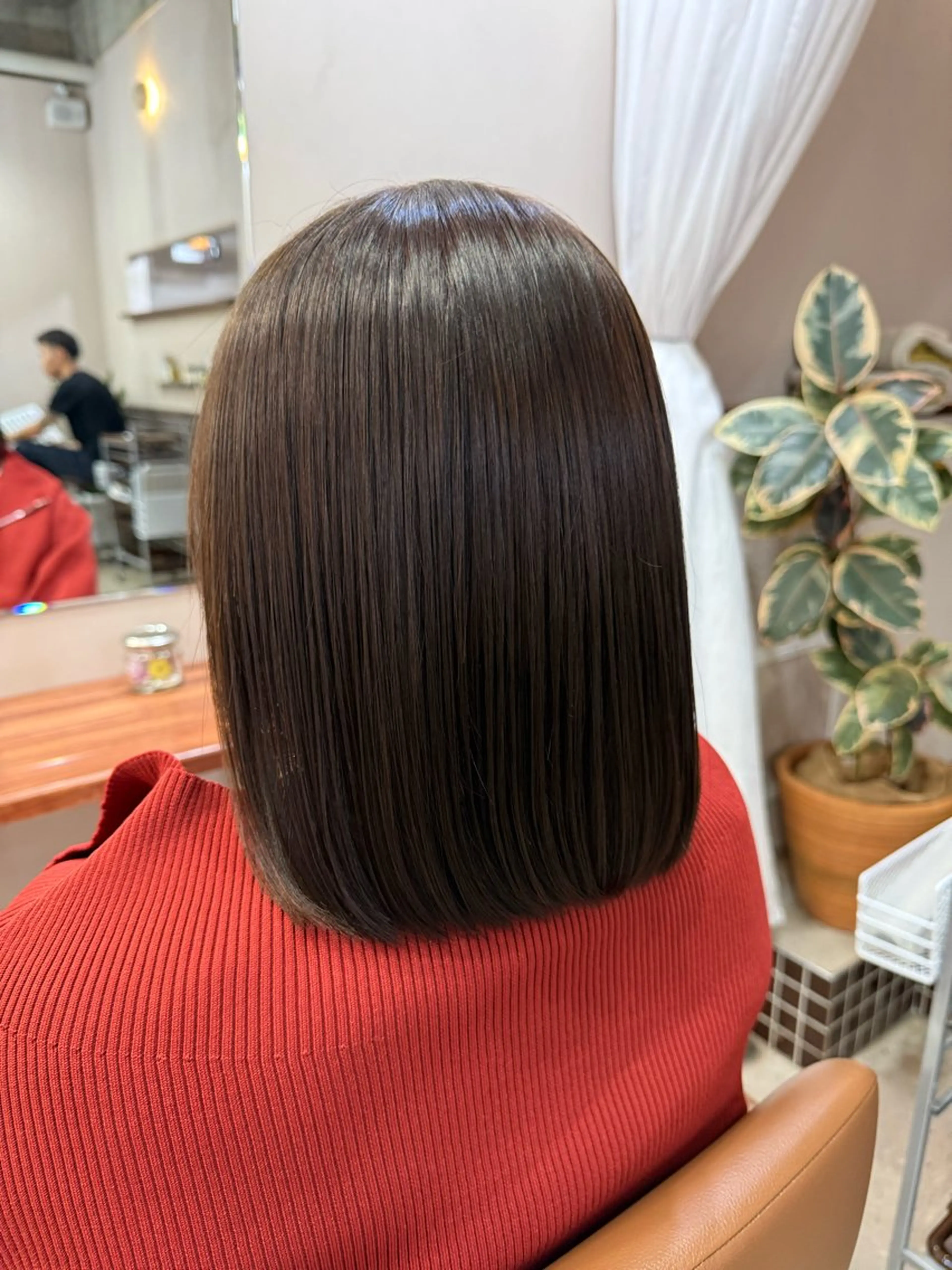 ショート カラー ヘアカラー トリートメント 🫧もも /艶カラー/髪質改善のヘアスタイル