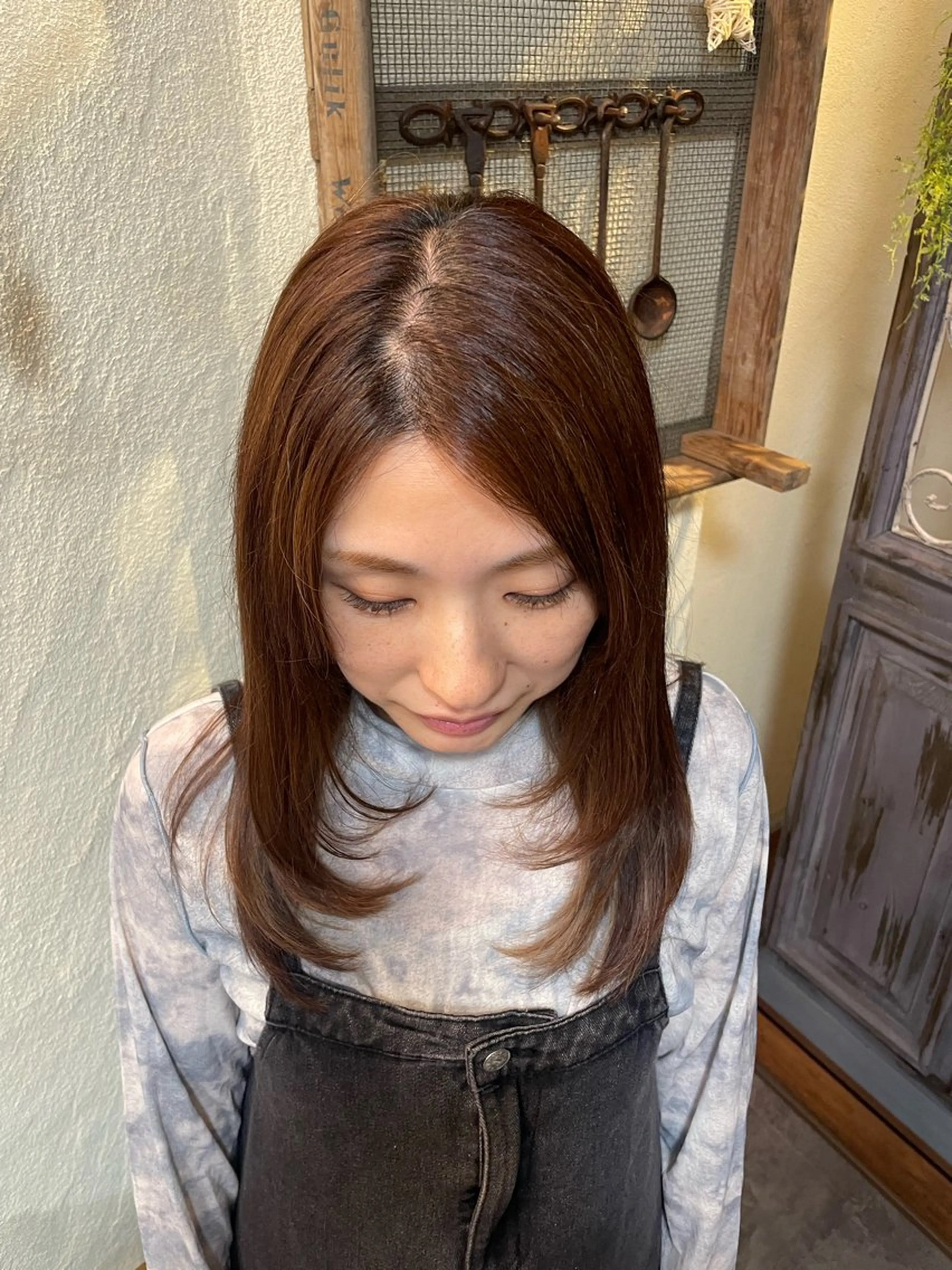 セミロング レイヤーカット 大庭 萌瑚のヘアスタイル