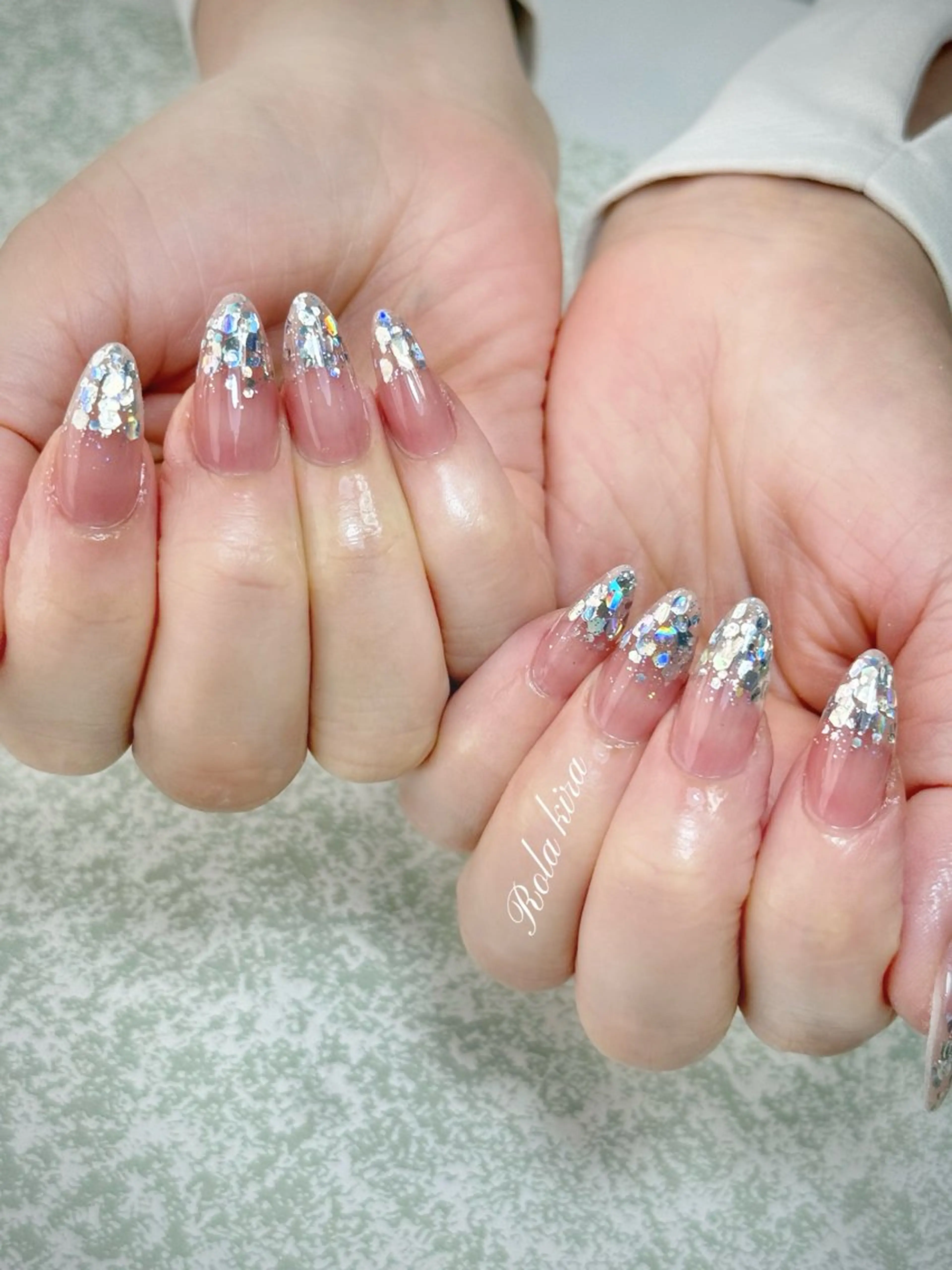 ネイル ジェルネイル ガーリー グラデーション 氷ネイル・うるうるネイル キラキラネイル ハンドネイル Rola kira nail salon所属・Rola kira 麗のネイルデザイン