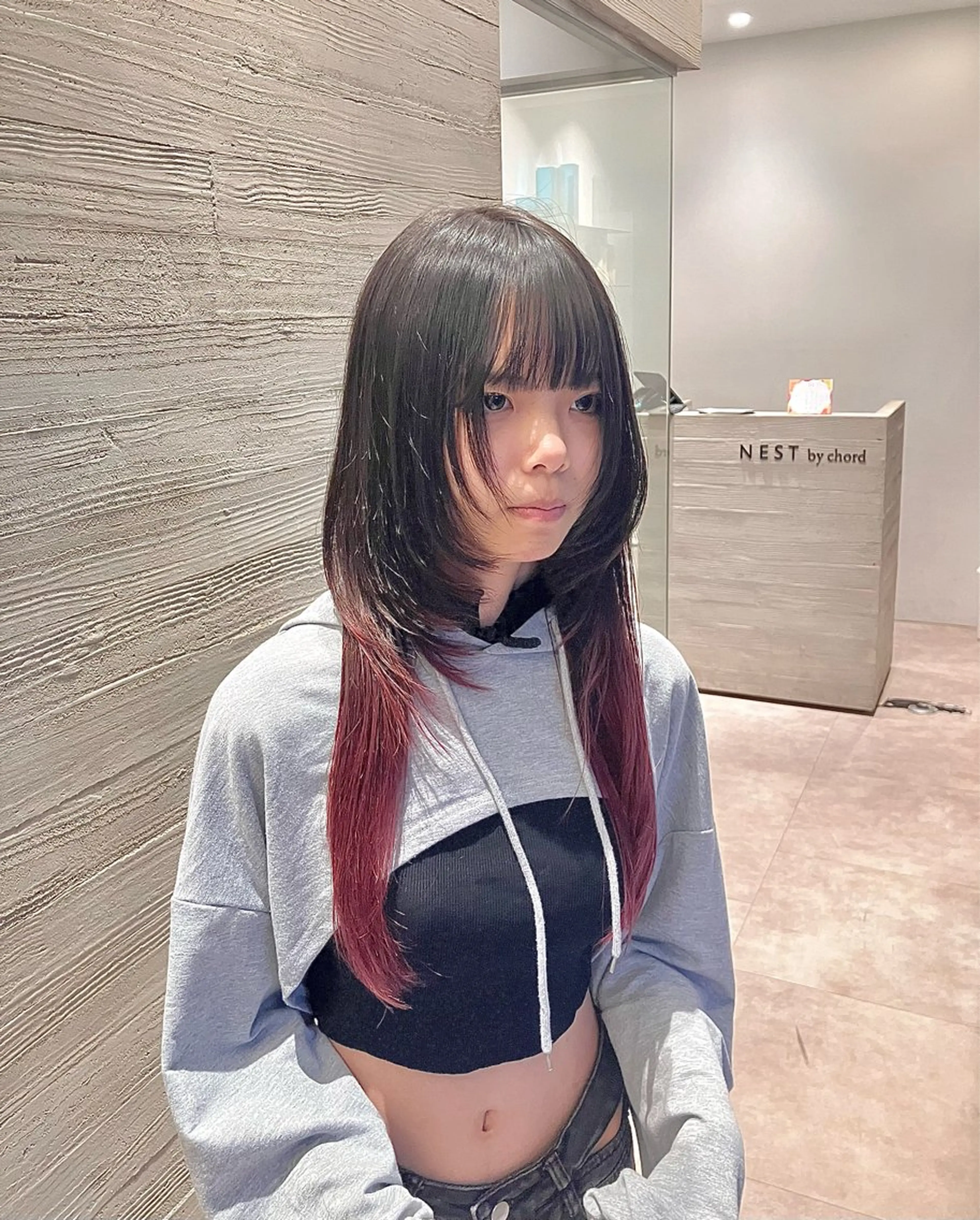 ロング カラー ピンクカラー レッドカラー ロング ウルフカット NEST by chord所属・サキ🤍ハイトーン 🩰くびれ巻きヘアのヘアスタイル