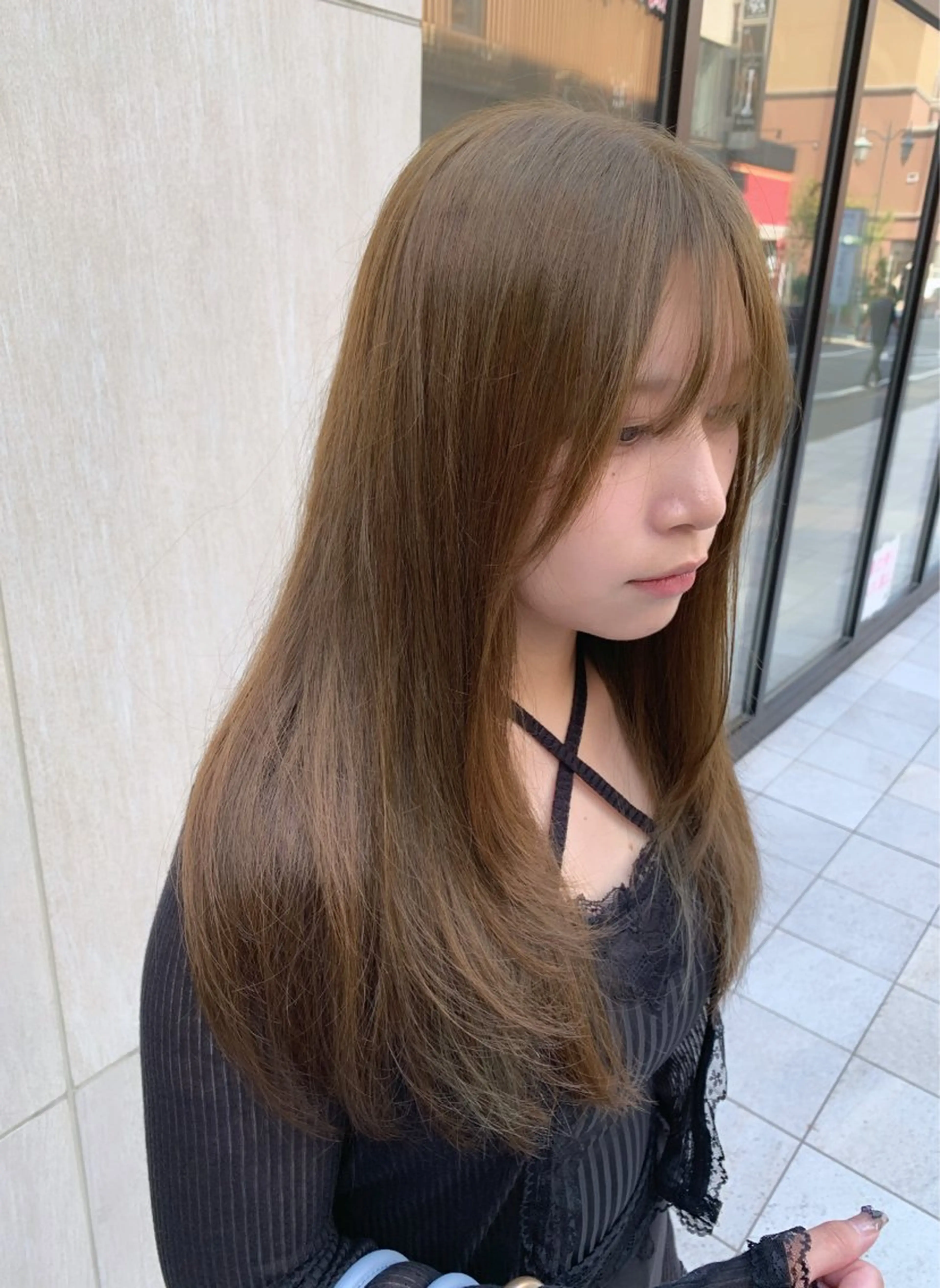 ロング カラー ベージュカラー ブリーチ 透明感カラー ダブルカラー ブリーチなしカラー カット ヘアカラー 越冨 晃平のヘアスタイル