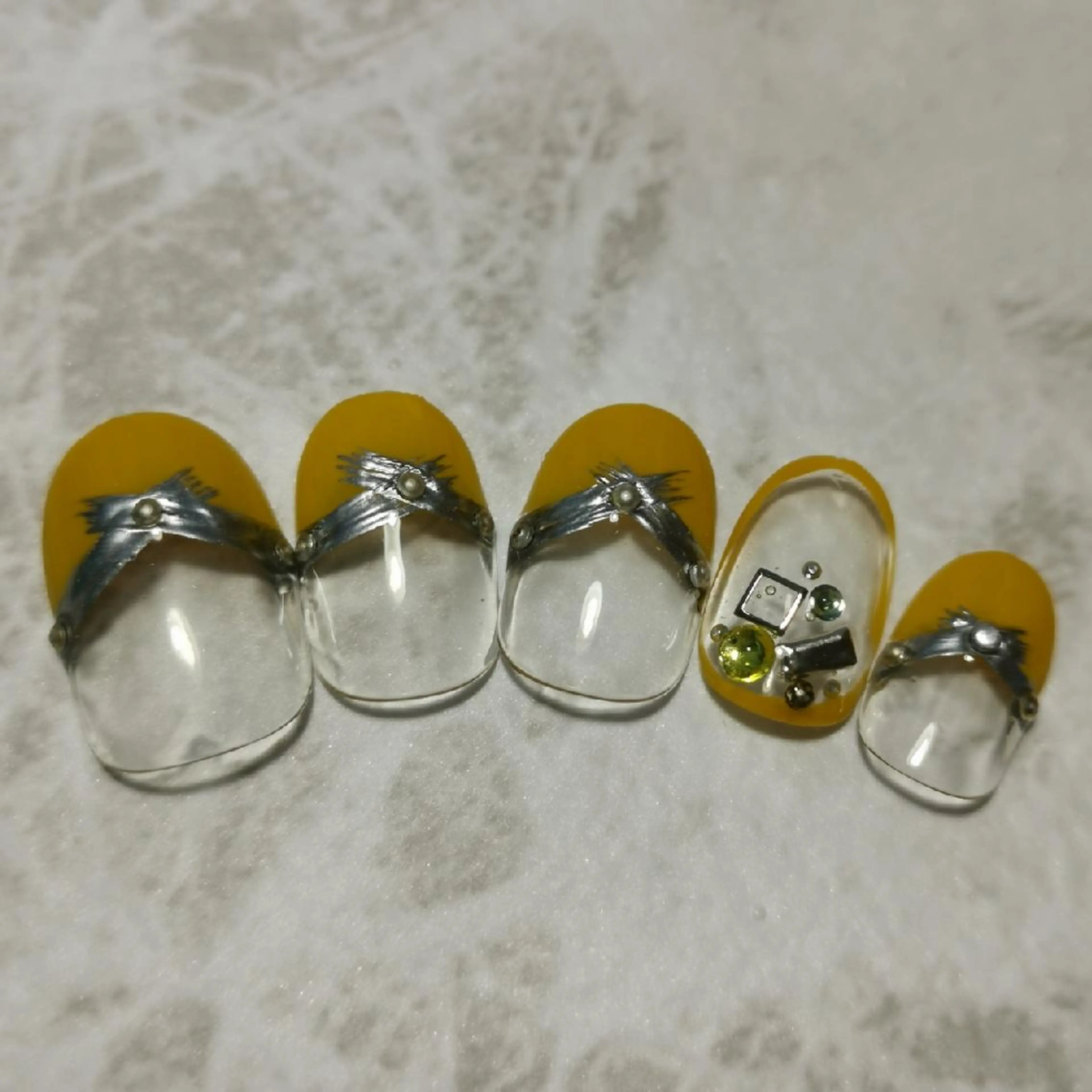 ネイル フレンチネイル ハンドネイル reve あやののネイルデザイン