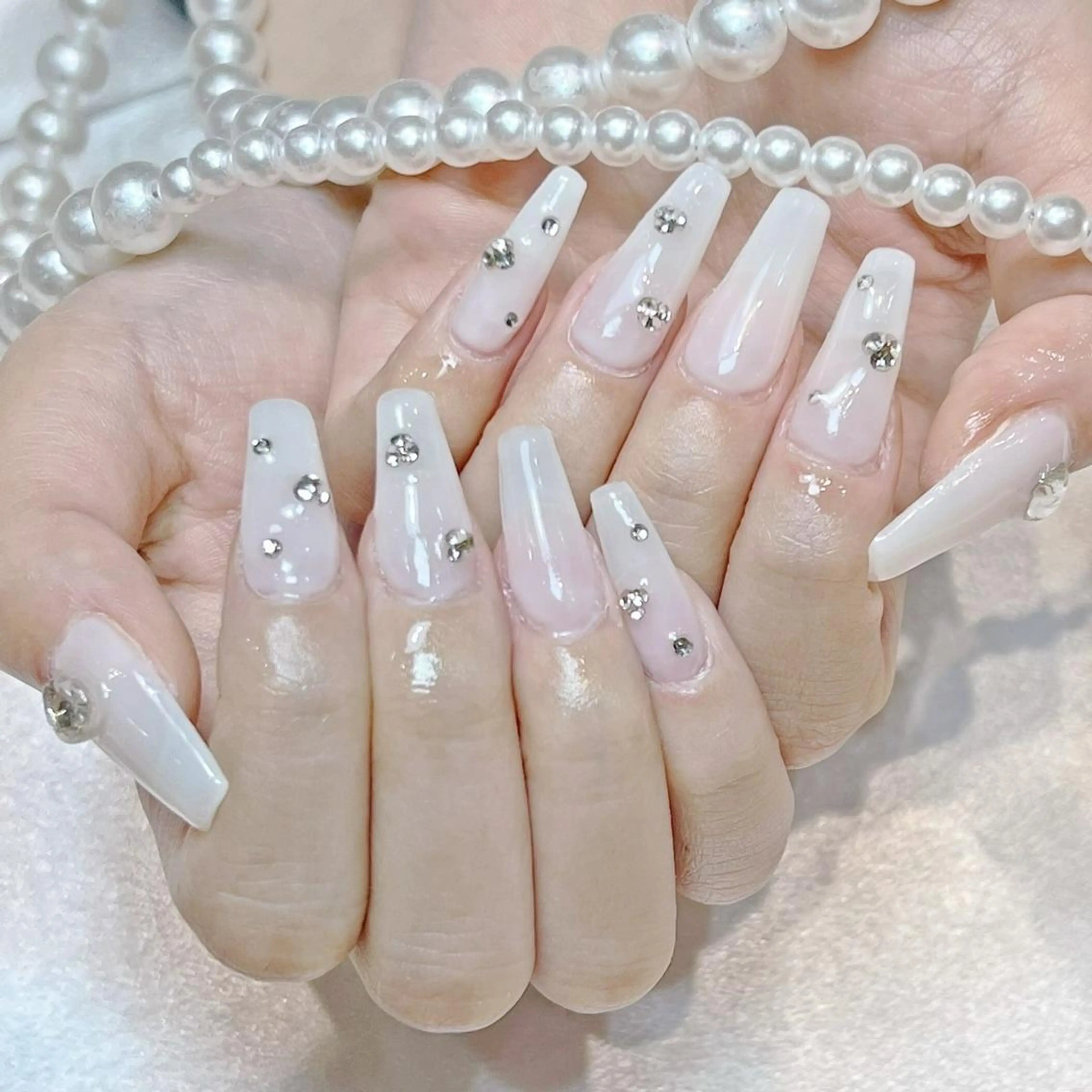 ネイル RAFFINE 月🦋🩵のネイルデザイン