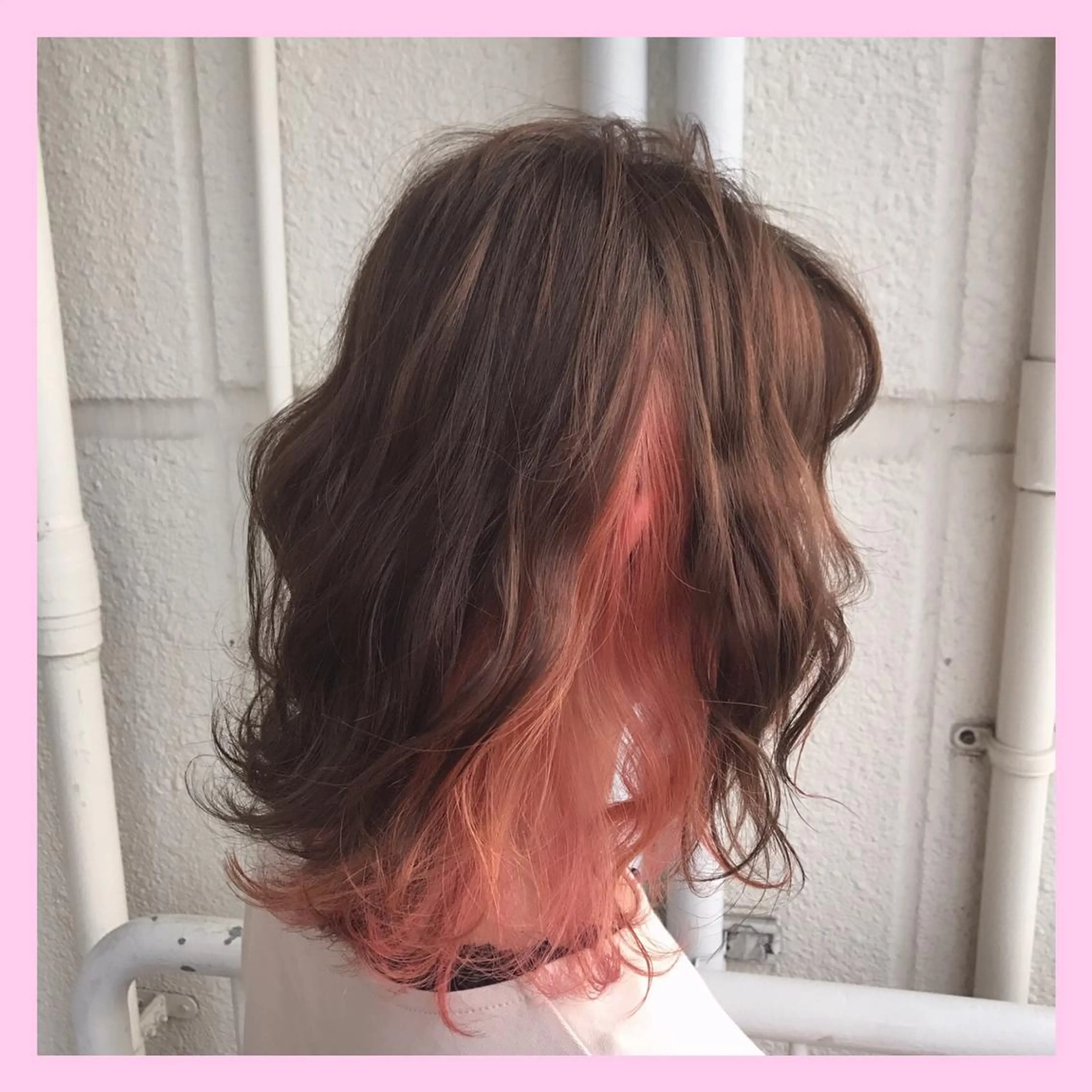 カラー SHIN/レイヤー カット×クロスパーマのヘアスタイル